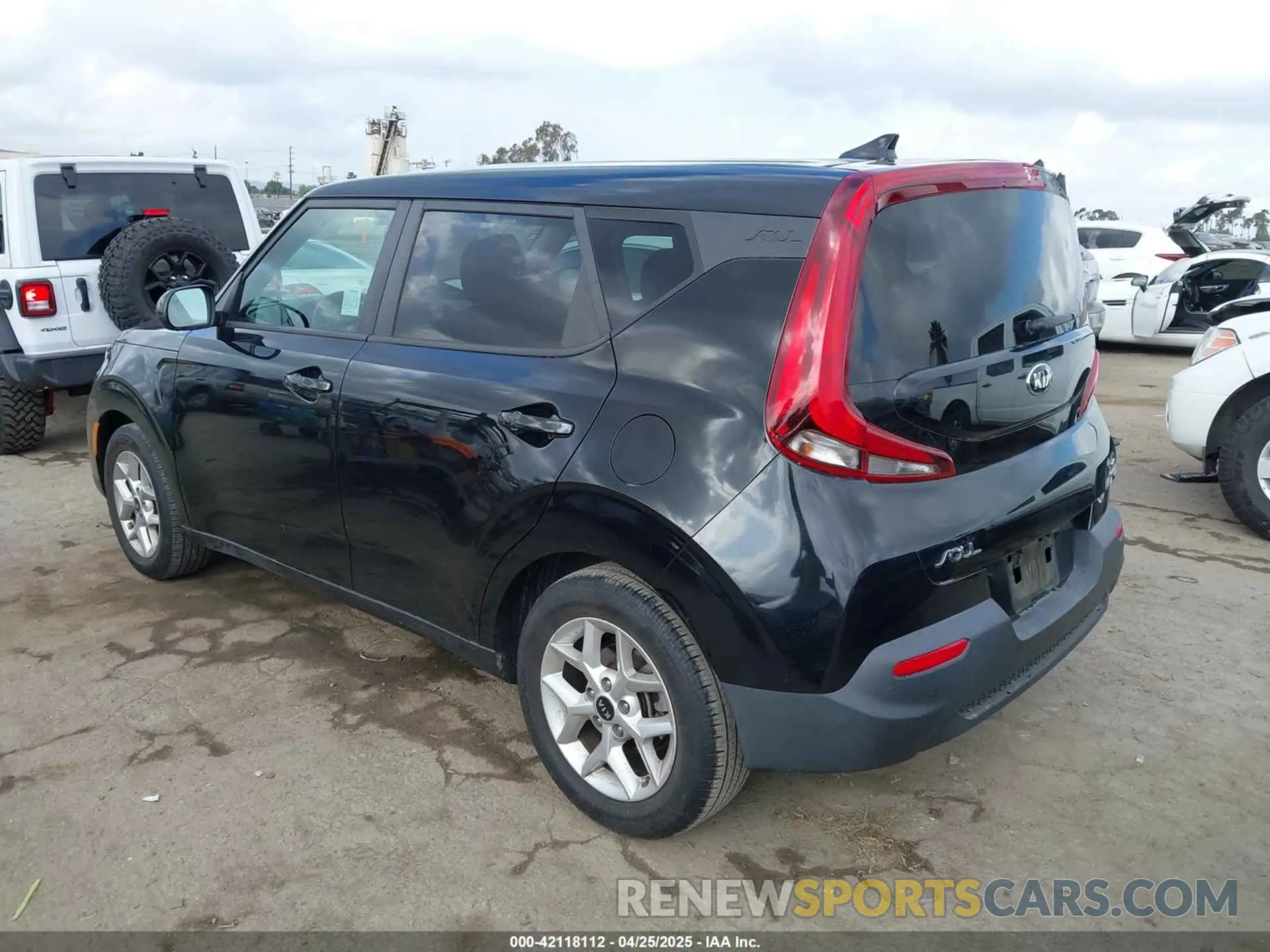 3 Photograph of a damaged car KNDJ23AU7M7126130 KIA SOUL 2021