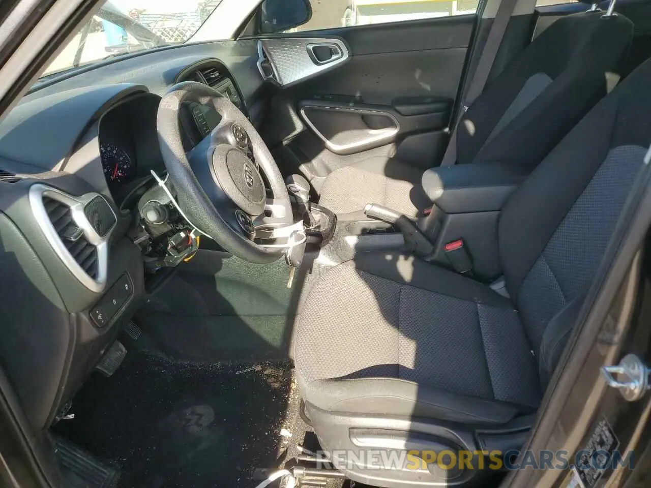 7 Photograph of a damaged car KNDJ23AU7M7760635 KIA SOUL 2021