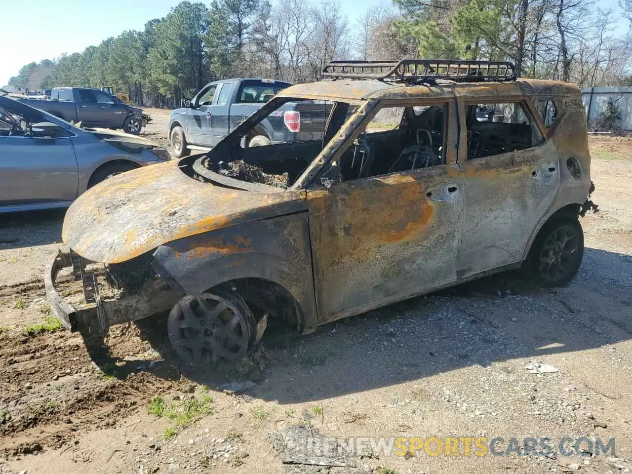 1 Photograph of a damaged car KNDJ23AU8M7125777 KIA SOUL 2021