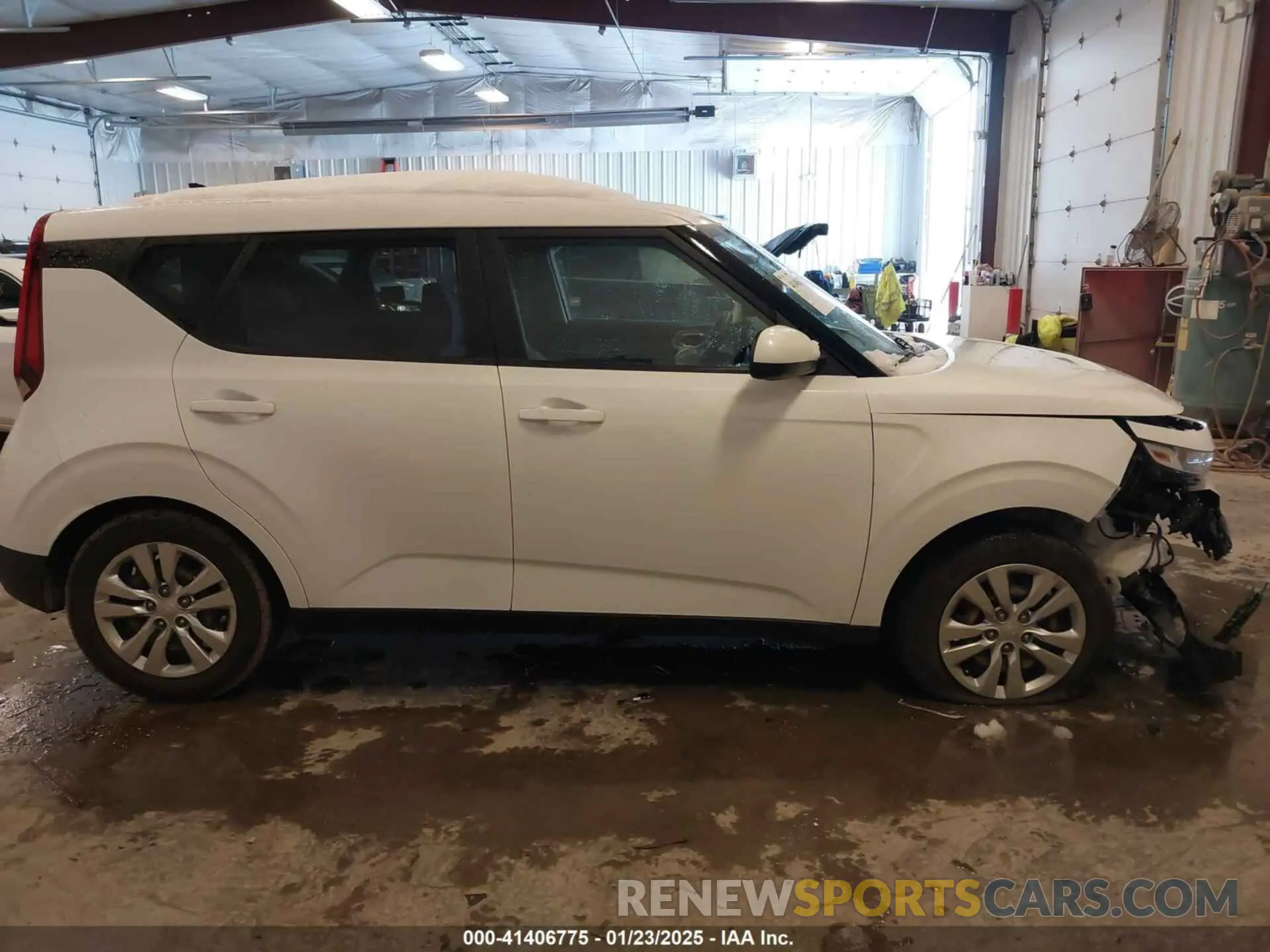 13 Photograph of a damaged car KNDJ23AU8M7144202 KIA SOUL 2021