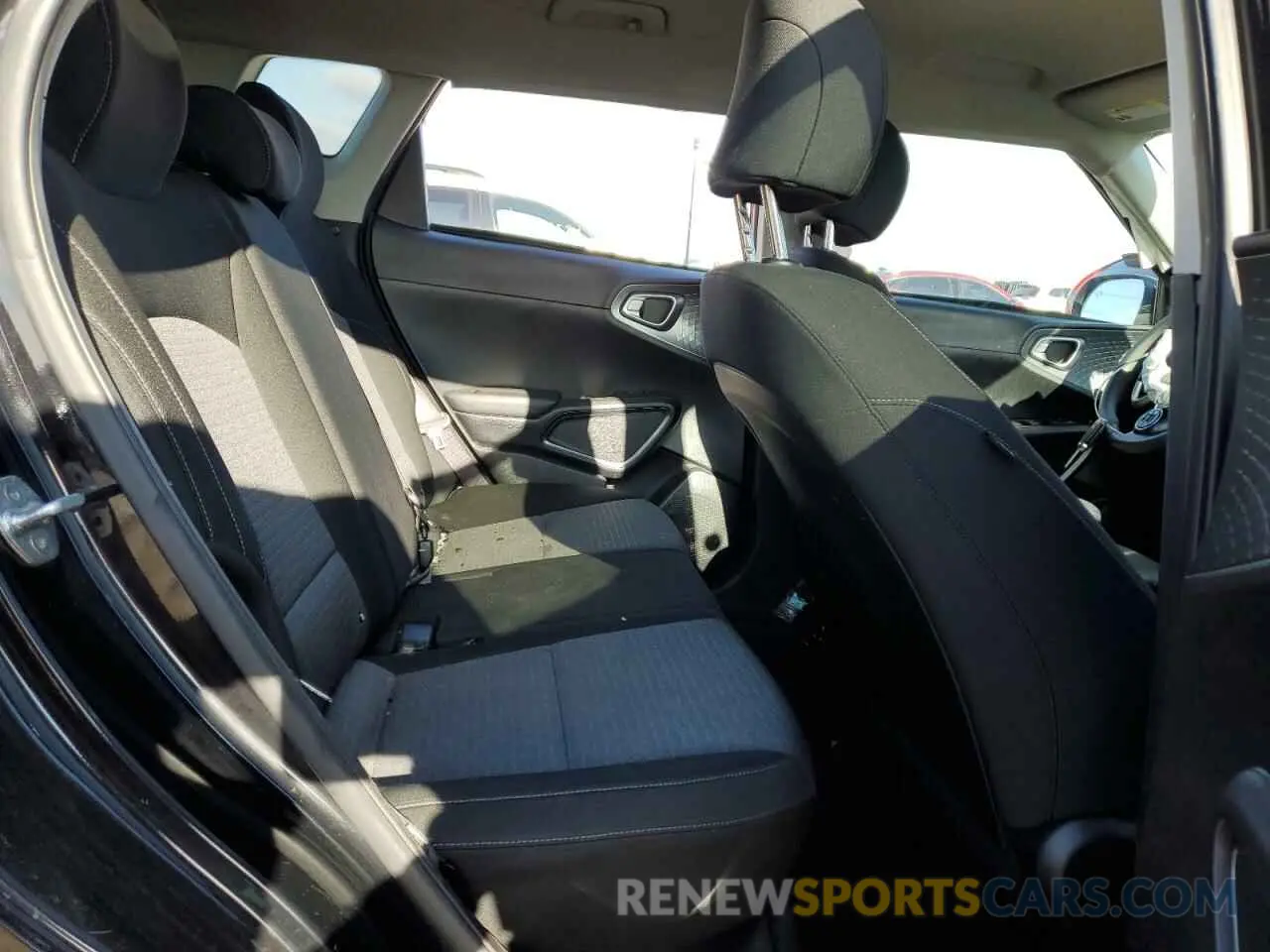 10 Photograph of a damaged car KNDJ23AU8M7147004 KIA SOUL 2021