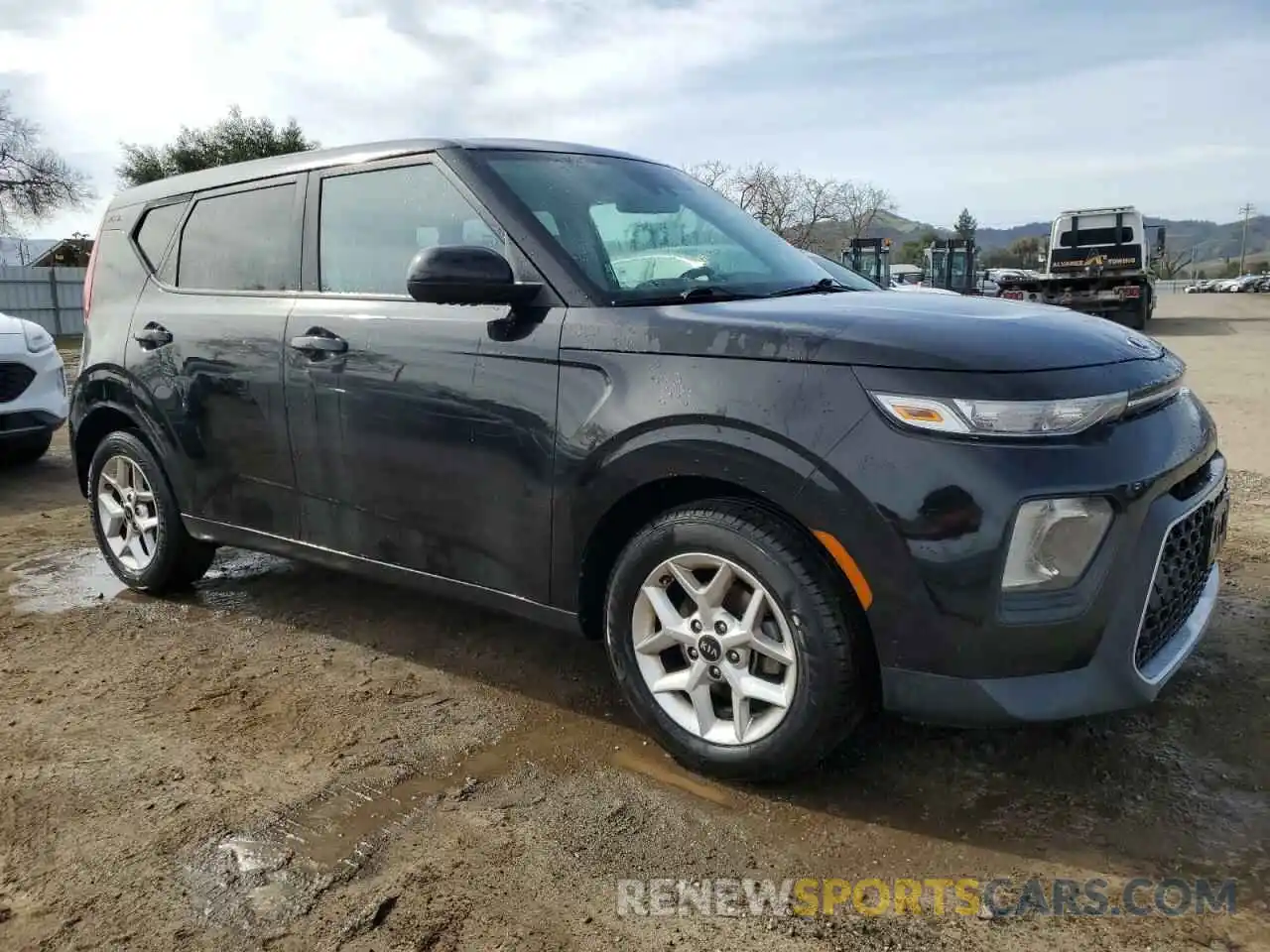 4 Photograph of a damaged car KNDJ23AU8M7737963 KIA SOUL 2021