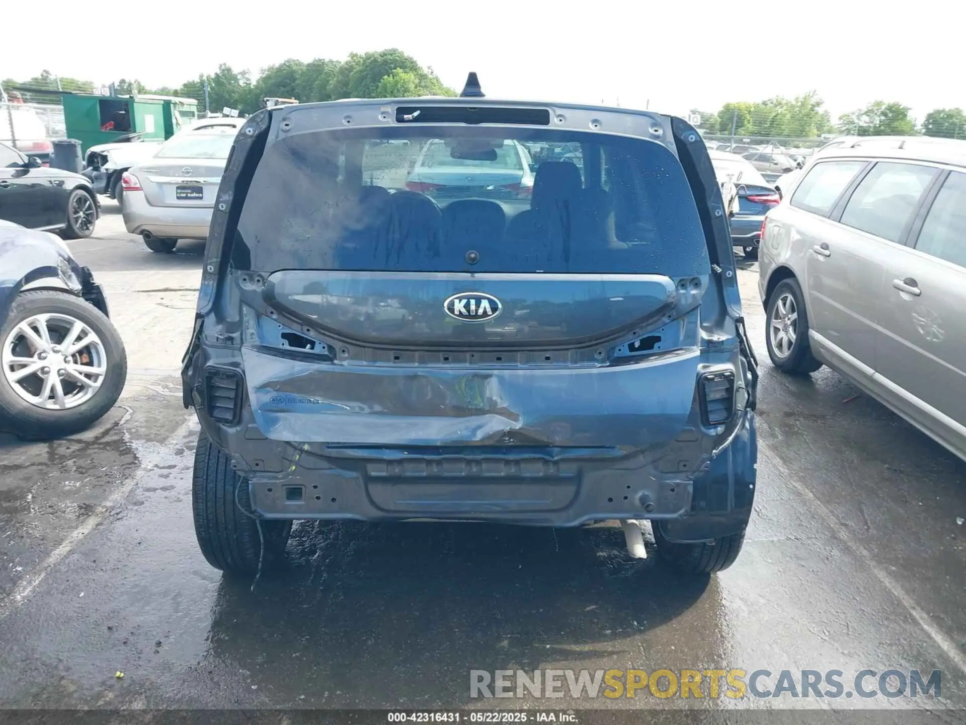 16 Photograph of a damaged car KNDJ23AU8M7767674 KIA SOUL 2021