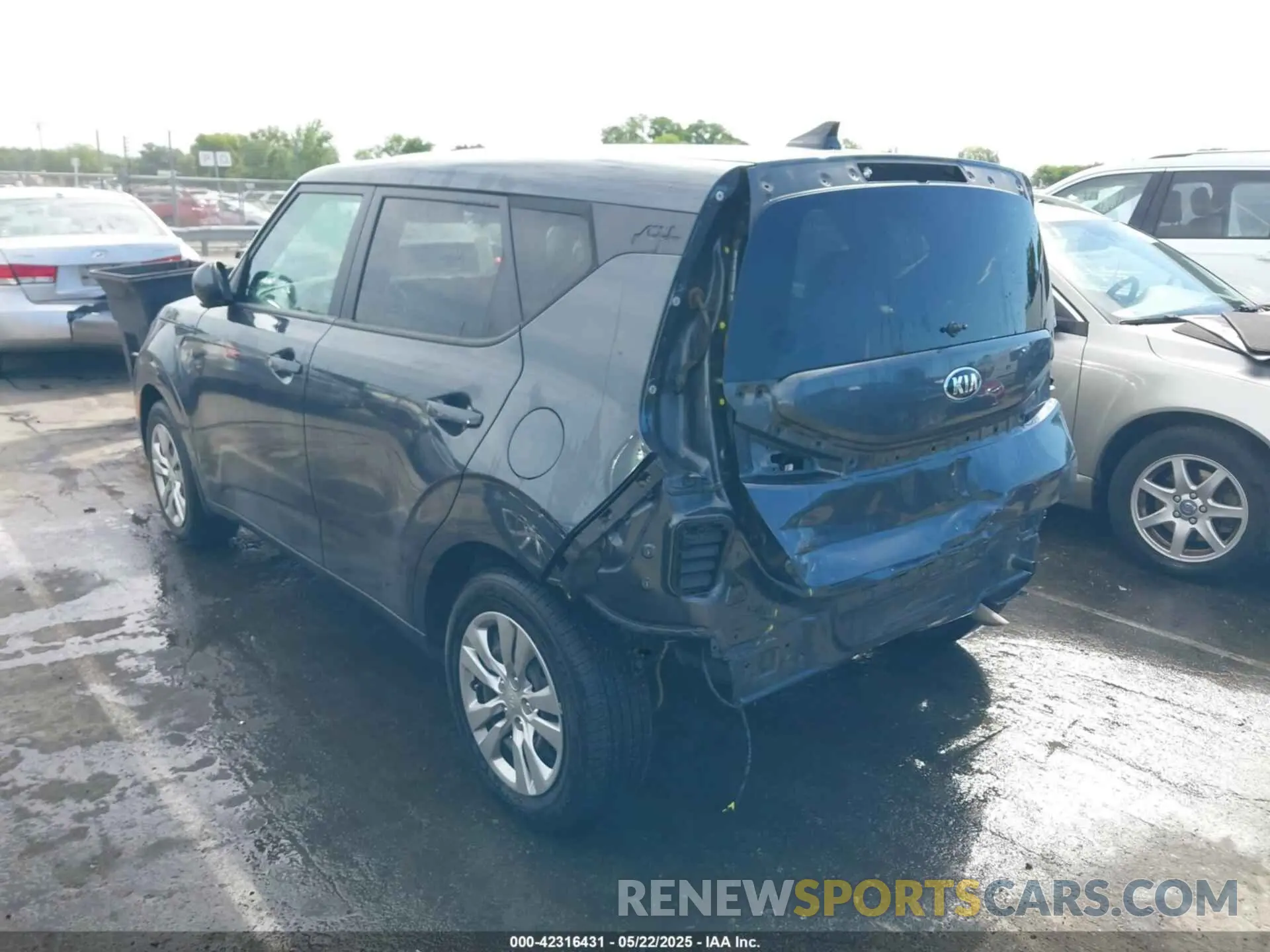 3 Photograph of a damaged car KNDJ23AU8M7767674 KIA SOUL 2021