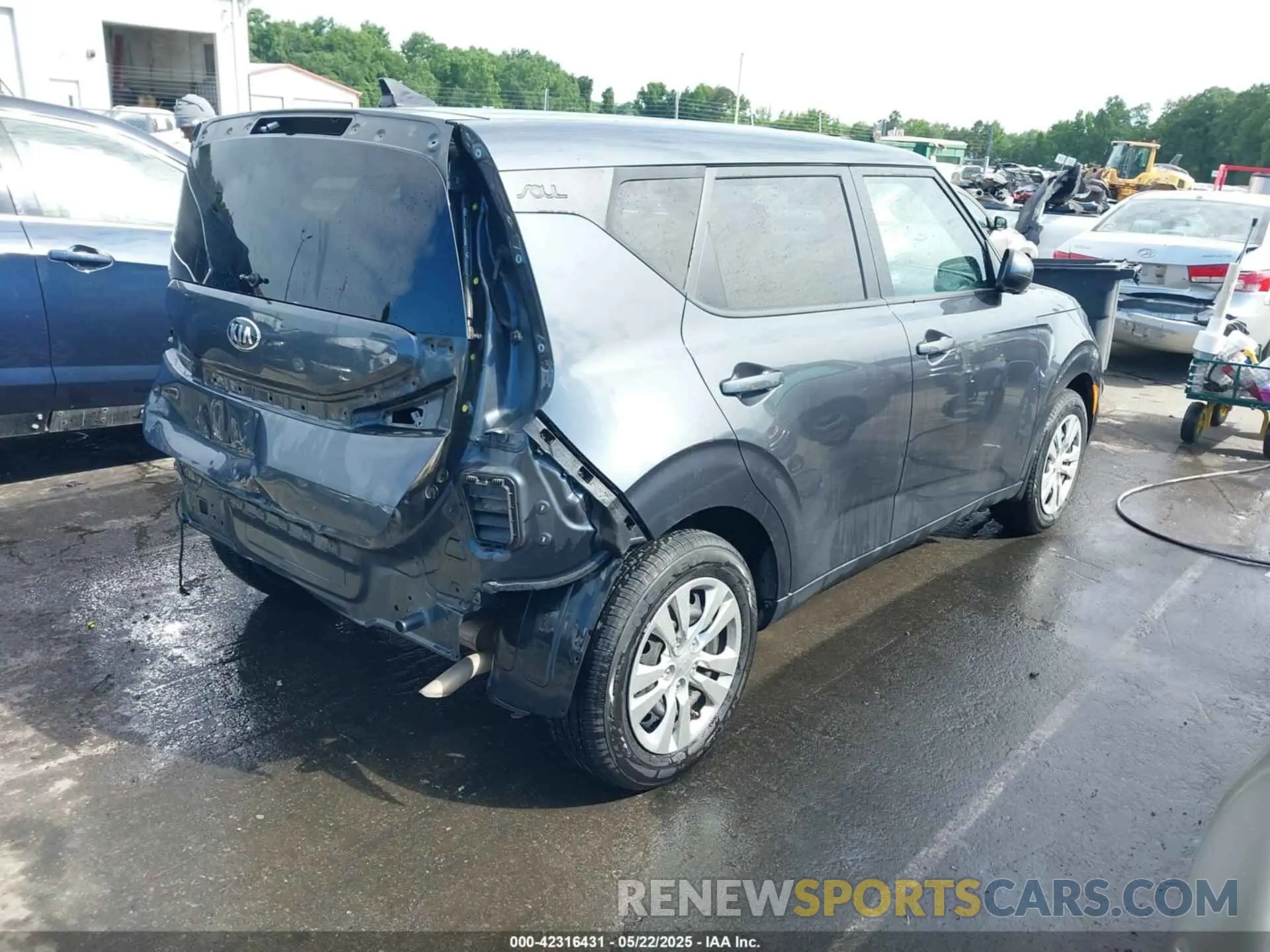 4 Photograph of a damaged car KNDJ23AU8M7767674 KIA SOUL 2021