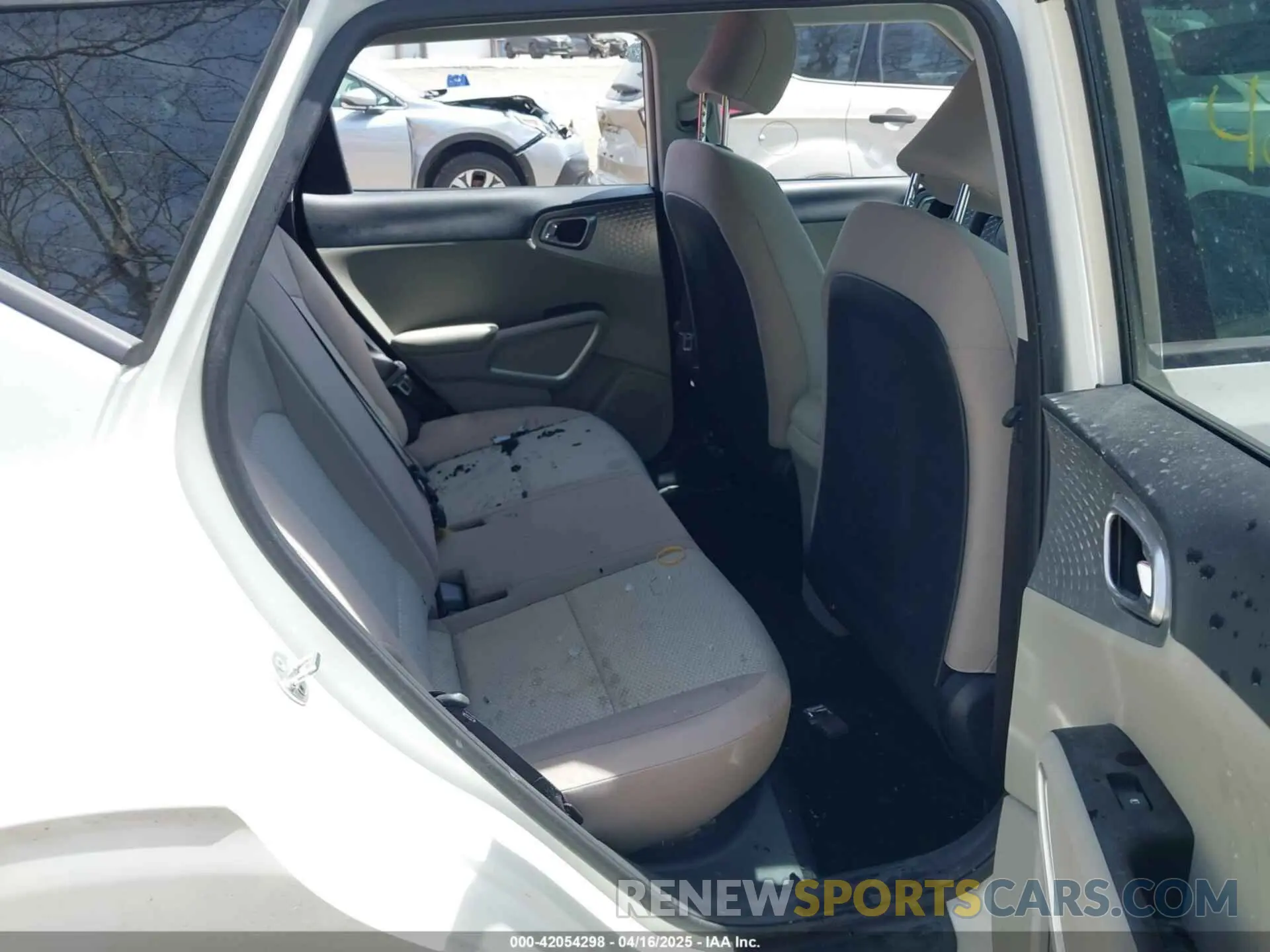 8 Photograph of a damaged car KNDJ23AU8M7772518 KIA SOUL 2021