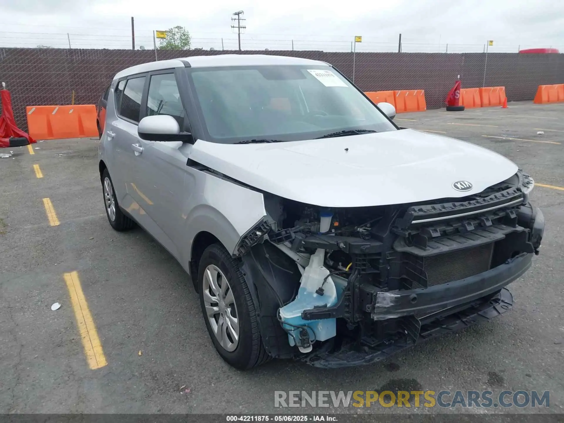 1 Photograph of a damaged car KNDJ23AU8M7784278 KIA SOUL 2021