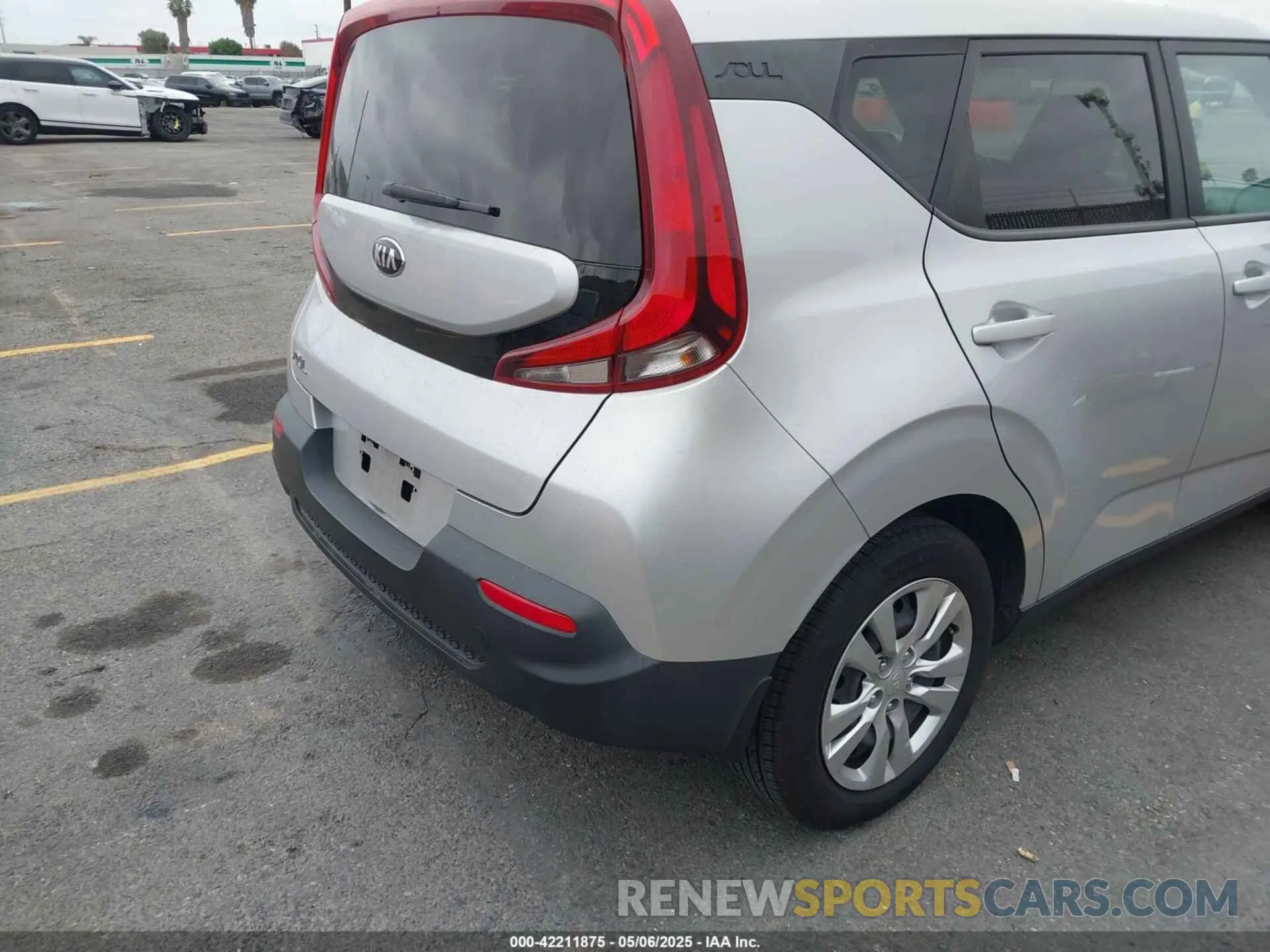4 Photograph of a damaged car KNDJ23AU8M7784278 KIA SOUL 2021