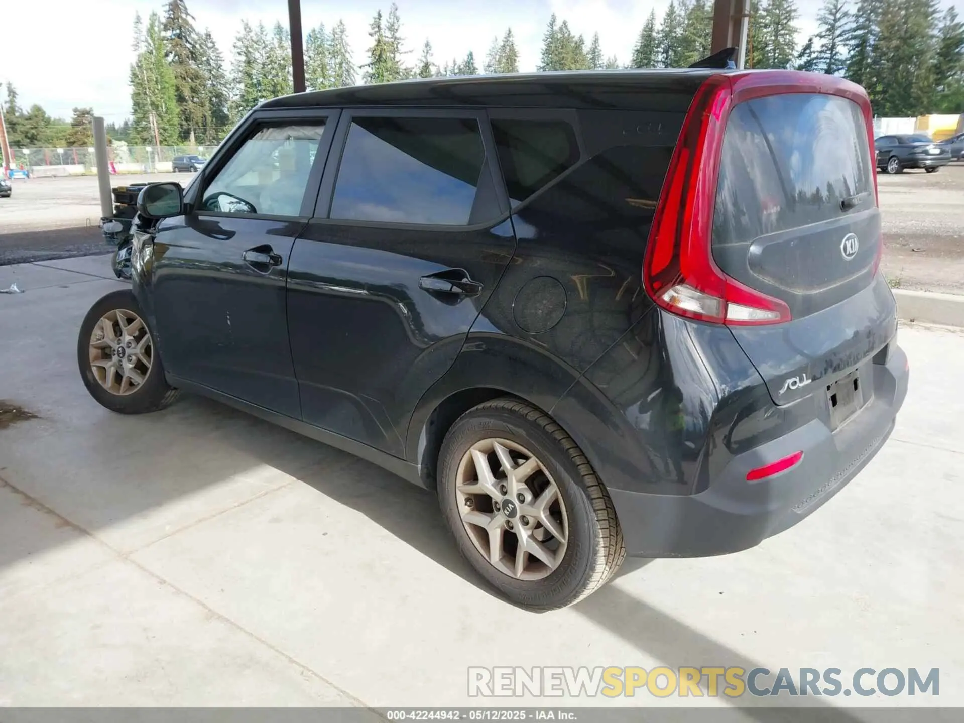 3 Photograph of a damaged car KNDJ23AU9M7125254 KIA SOUL 2021