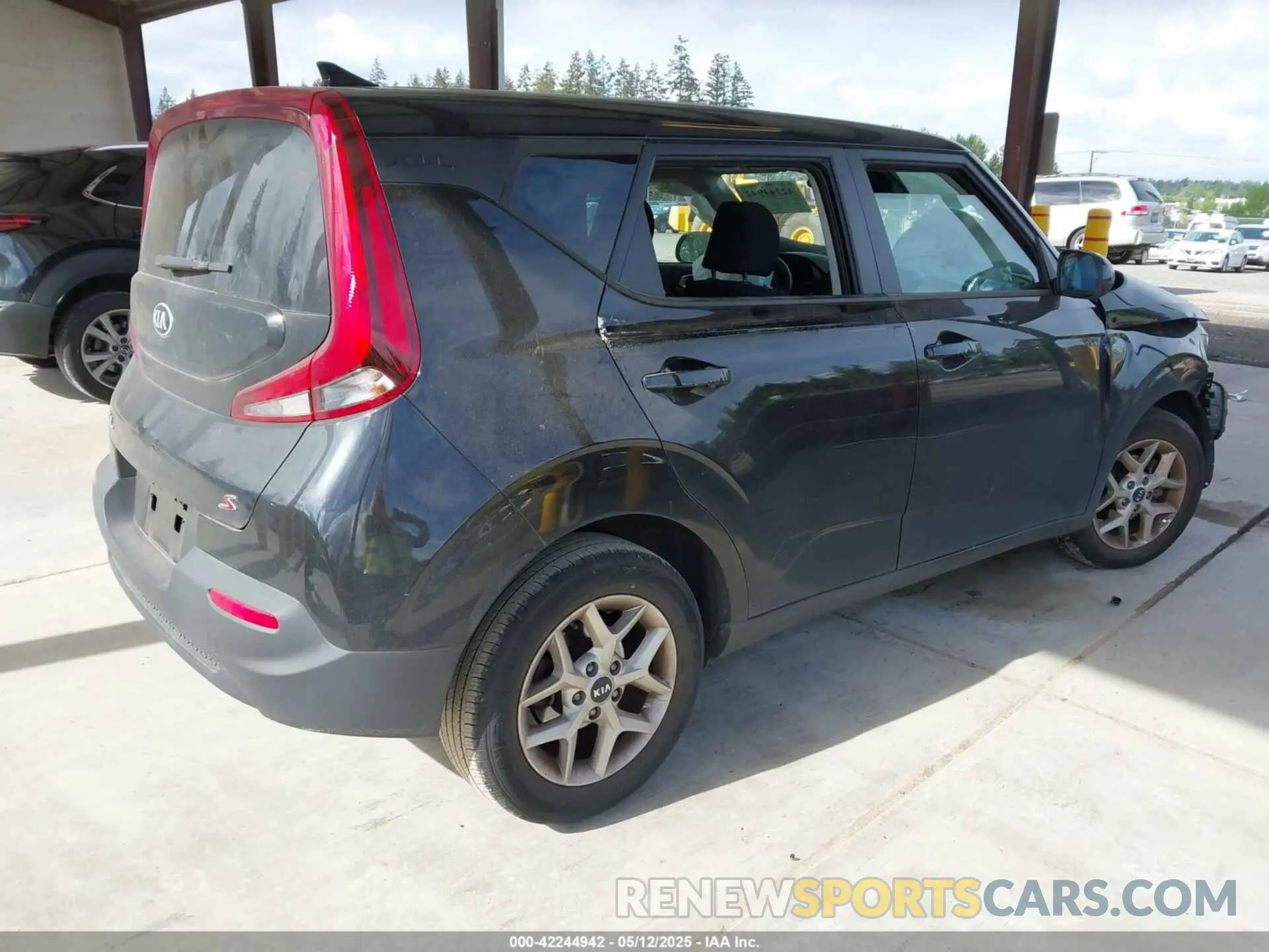 4 Photograph of a damaged car KNDJ23AU9M7125254 KIA SOUL 2021