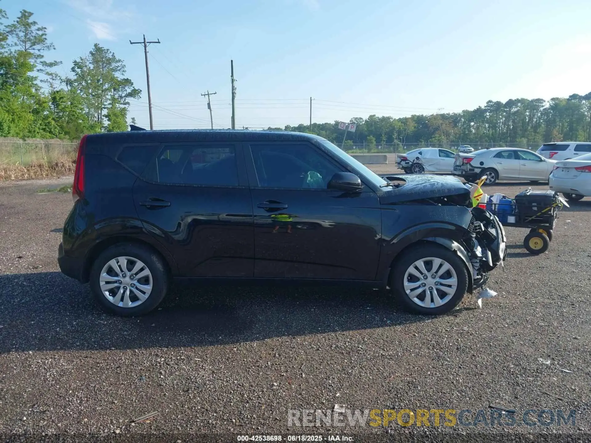 14 Photograph of a damaged car KNDJ23AU9M7145018 KIA SOUL 2021