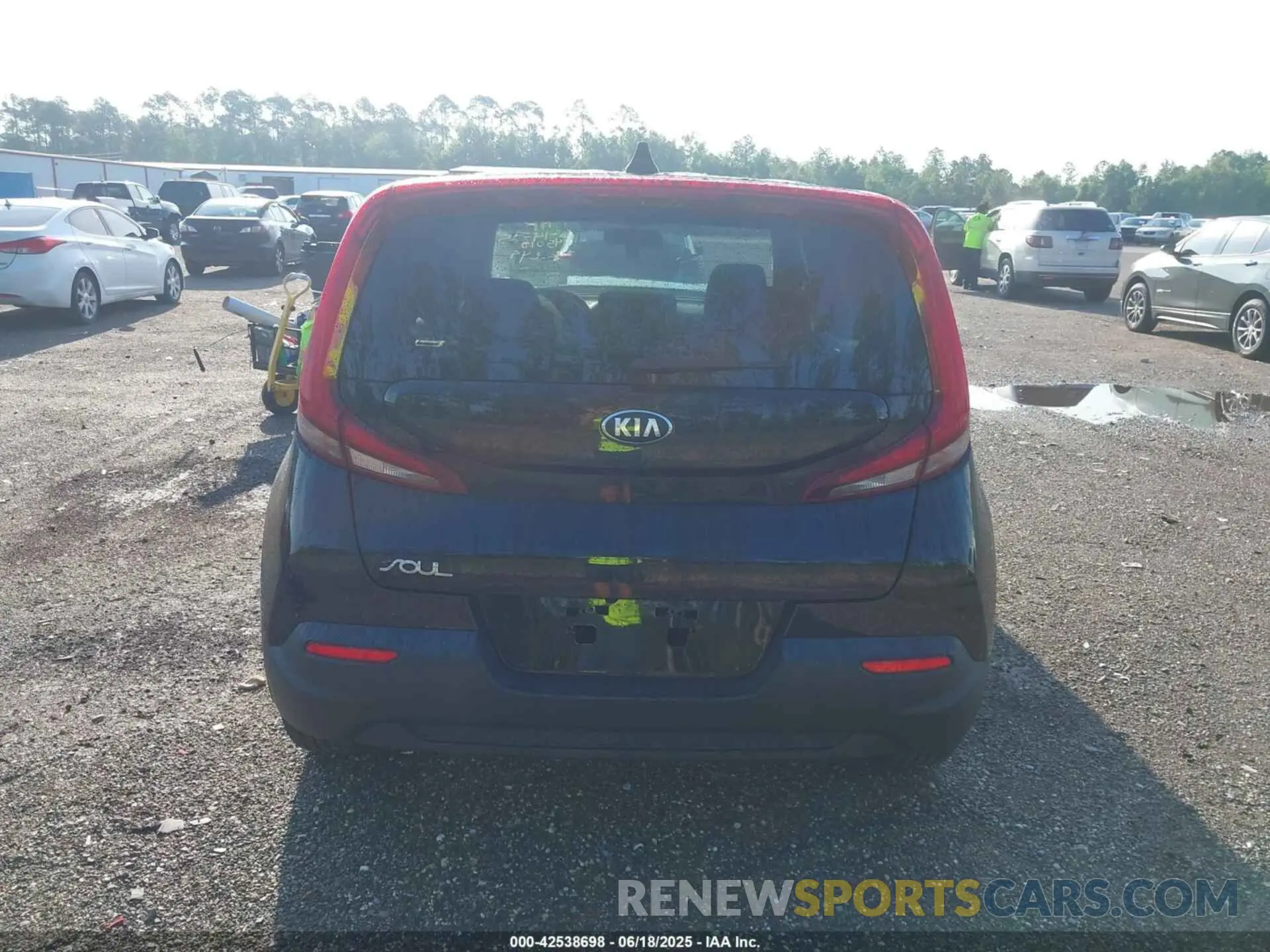 17 Photograph of a damaged car KNDJ23AU9M7145018 KIA SOUL 2021