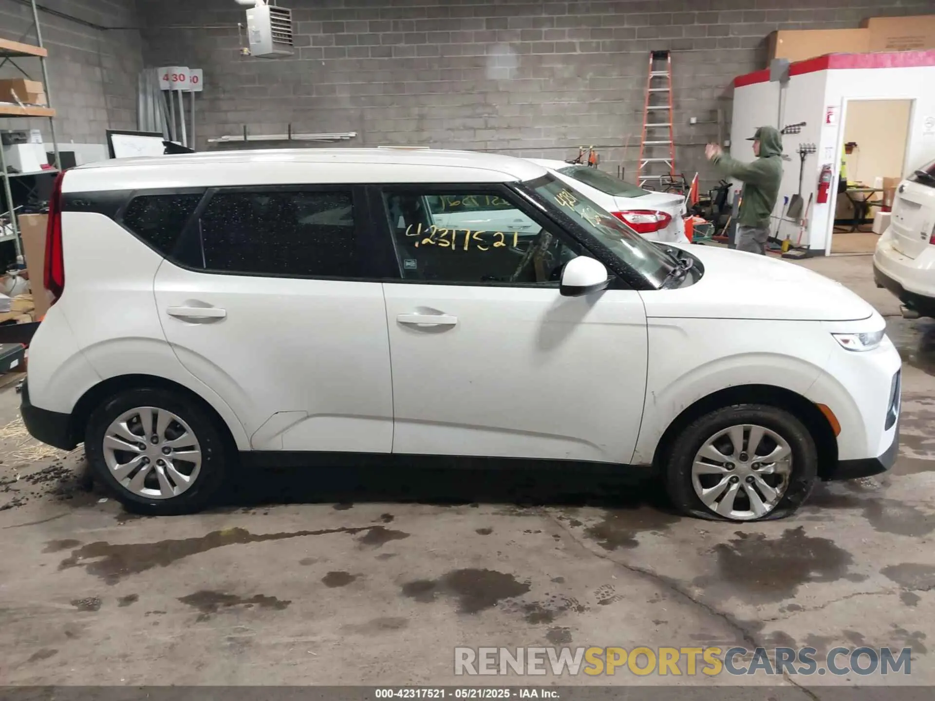 13 Photograph of a damaged car KNDJ23AU9M7759180 KIA SOUL 2021