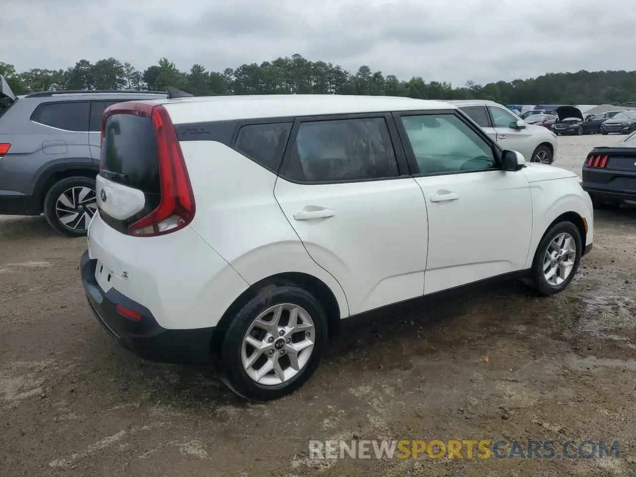 3 Photograph of a damaged car KNDJ23AU9M7778716 KIA SOUL 2021