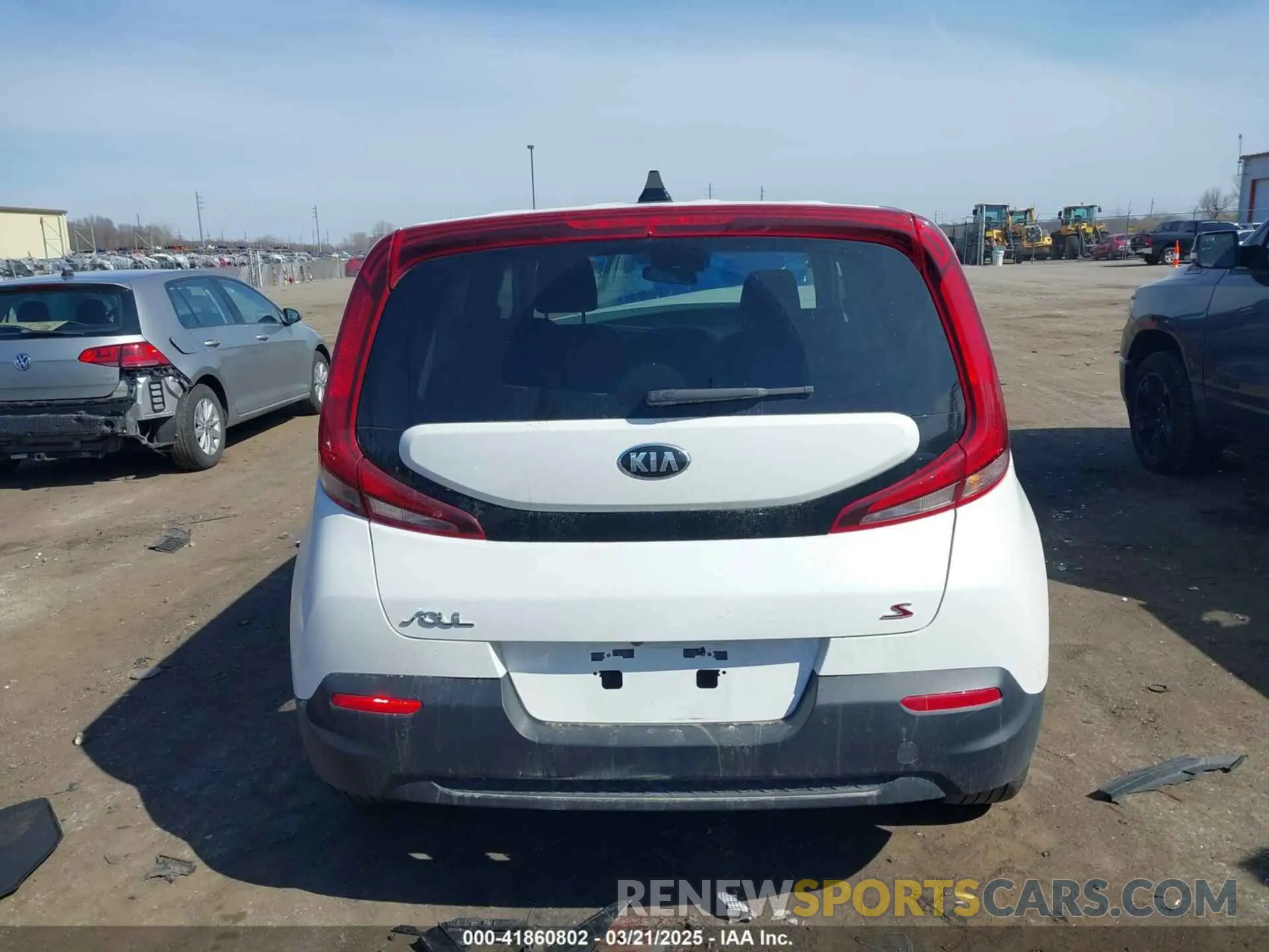17 Photograph of a damaged car KNDJ23AUXM7124839 KIA SOUL 2021