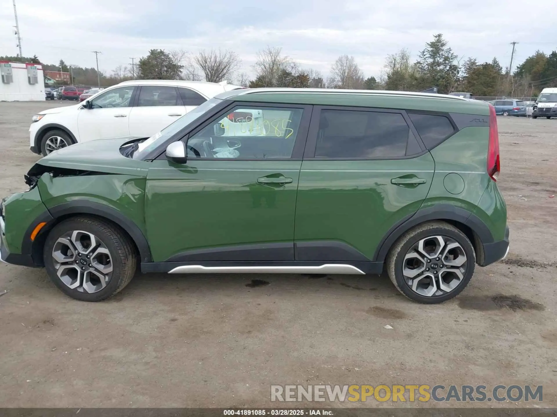 14 Photograph of a damaged car KNDJ23AUXM7125683 KIA SOUL 2021