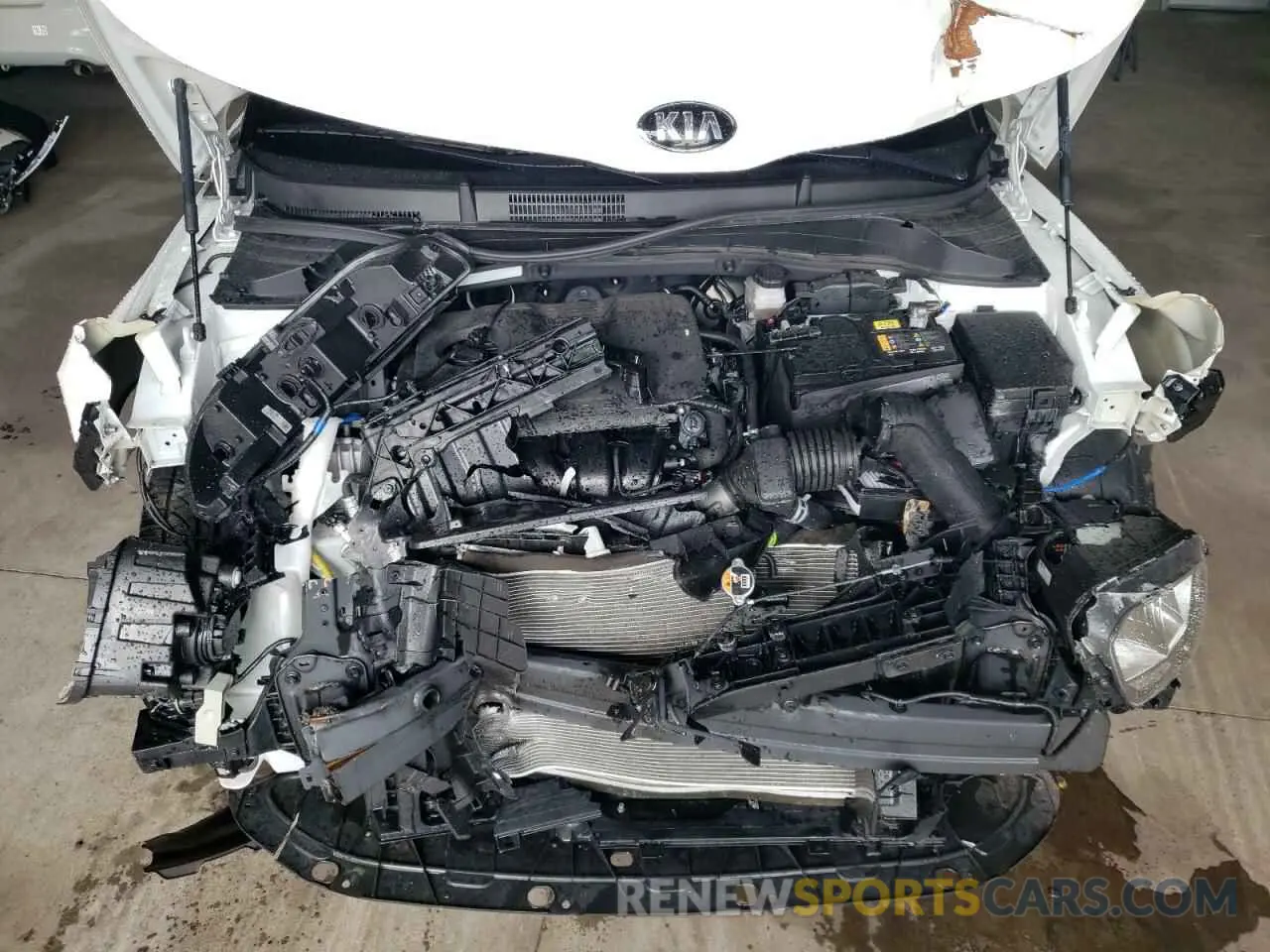 11 Photograph of a damaged car KNDJ23AUXM7129491 KIA SOUL 2021