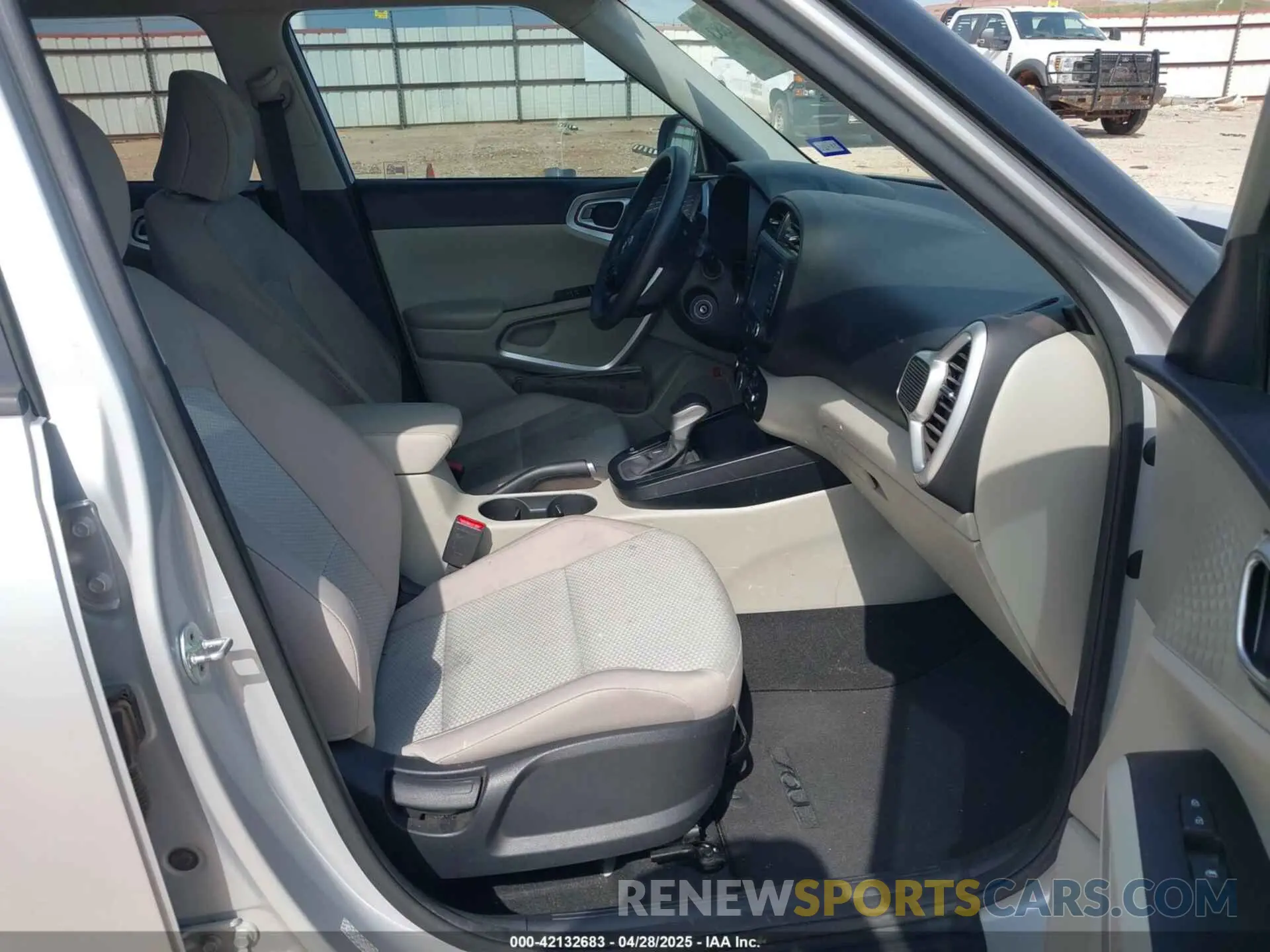 5 Photograph of a damaged car KNDJ23AUXM7771144 KIA SOUL 2021