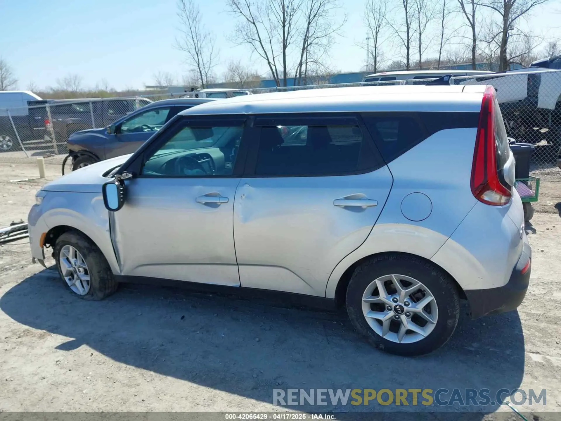 15 Photograph of a damaged car KNDJ23AUXM7782919 KIA SOUL 2021