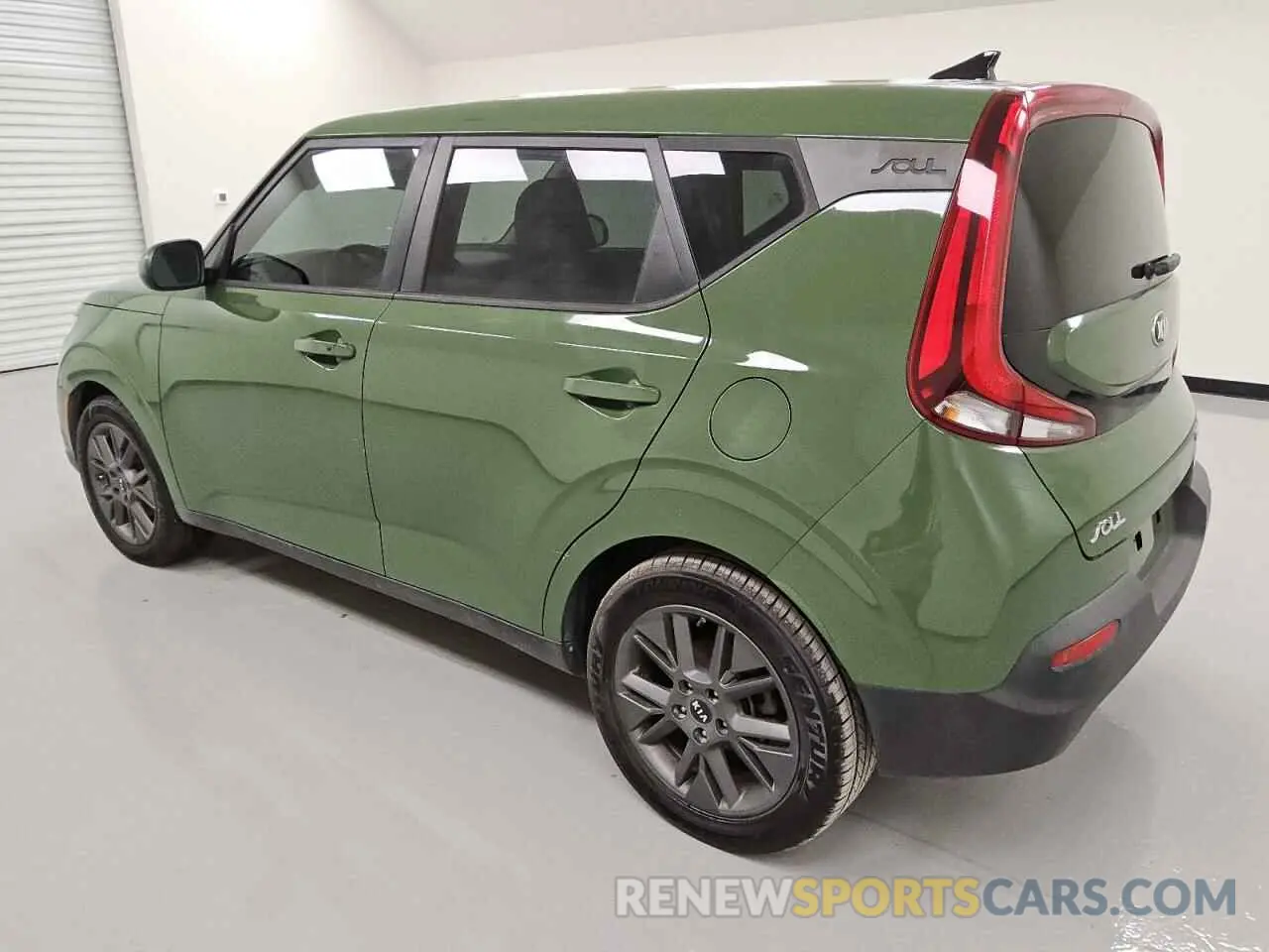 2 Photograph of a damaged car KNDJ33AU1M7126220 KIA SOUL 2021