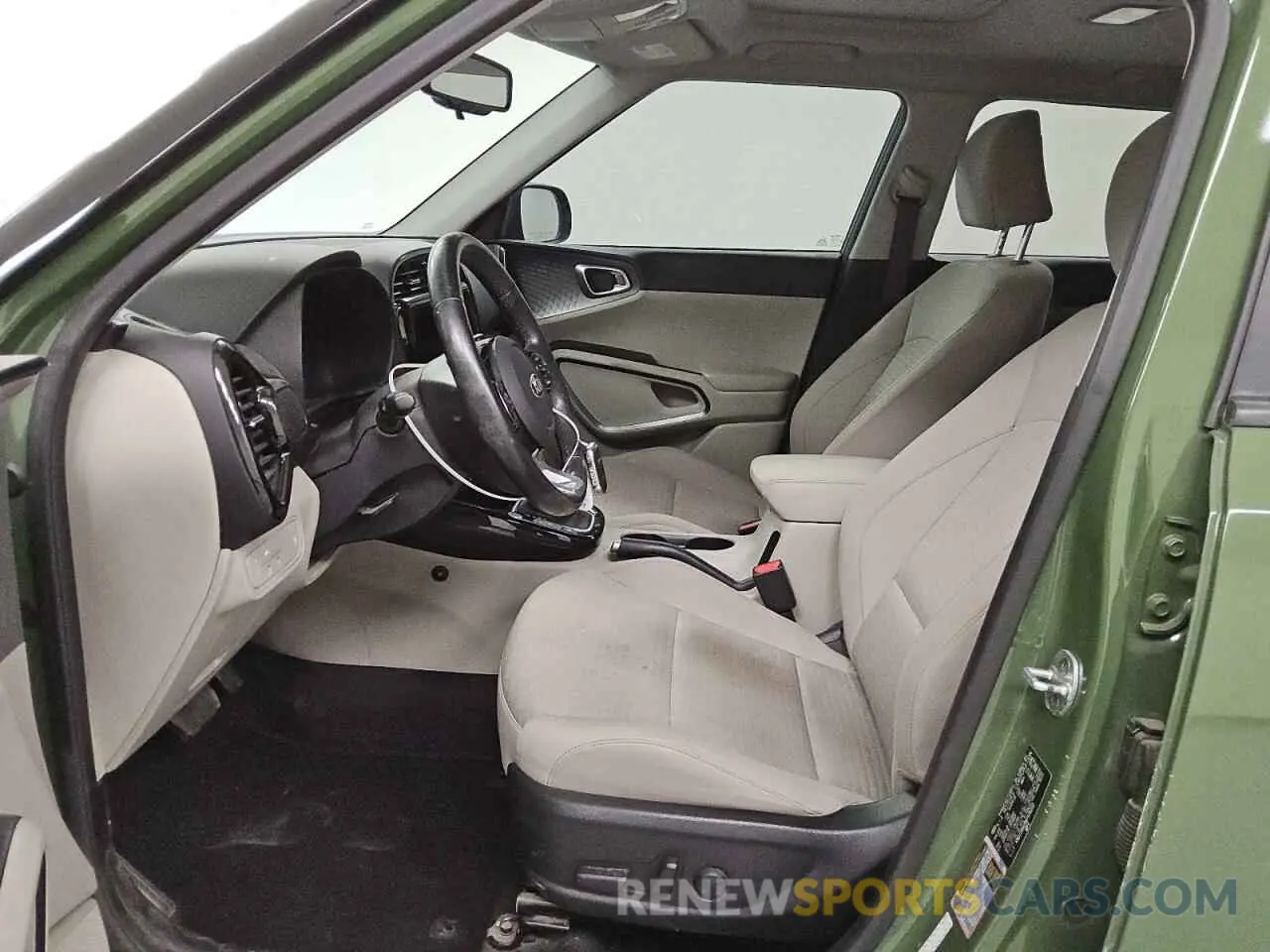 7 Photograph of a damaged car KNDJ33AU1M7126220 KIA SOUL 2021
