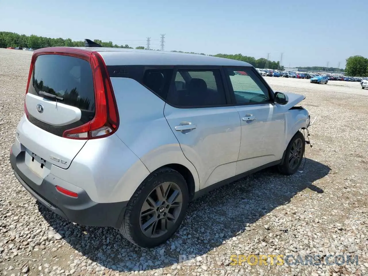 3 Photograph of a damaged car KNDJ33AU1M7750633 KIA SOUL 2021