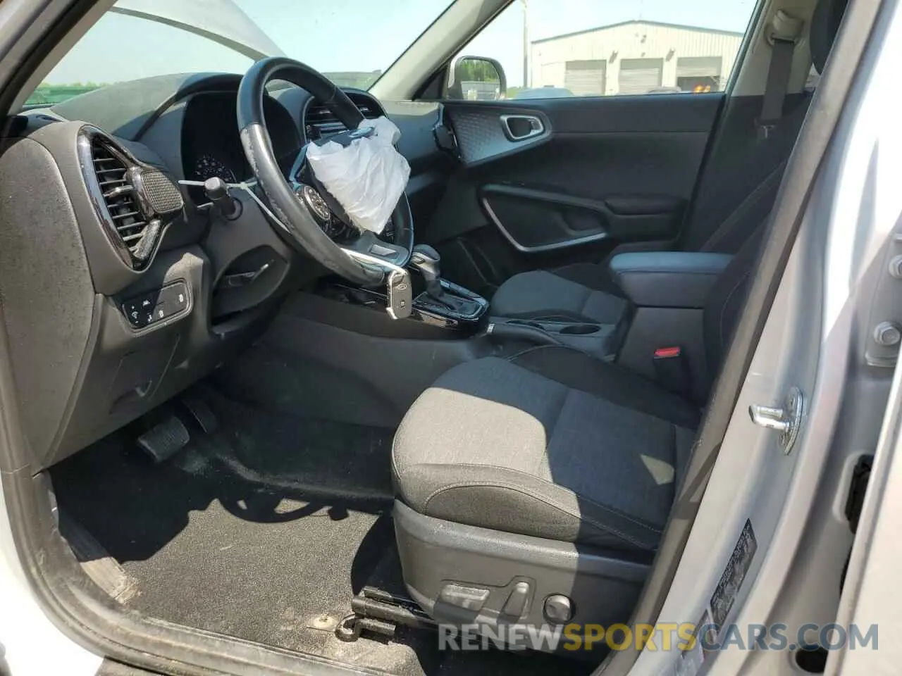 7 Photograph of a damaged car KNDJ33AU1M7750633 KIA SOUL 2021