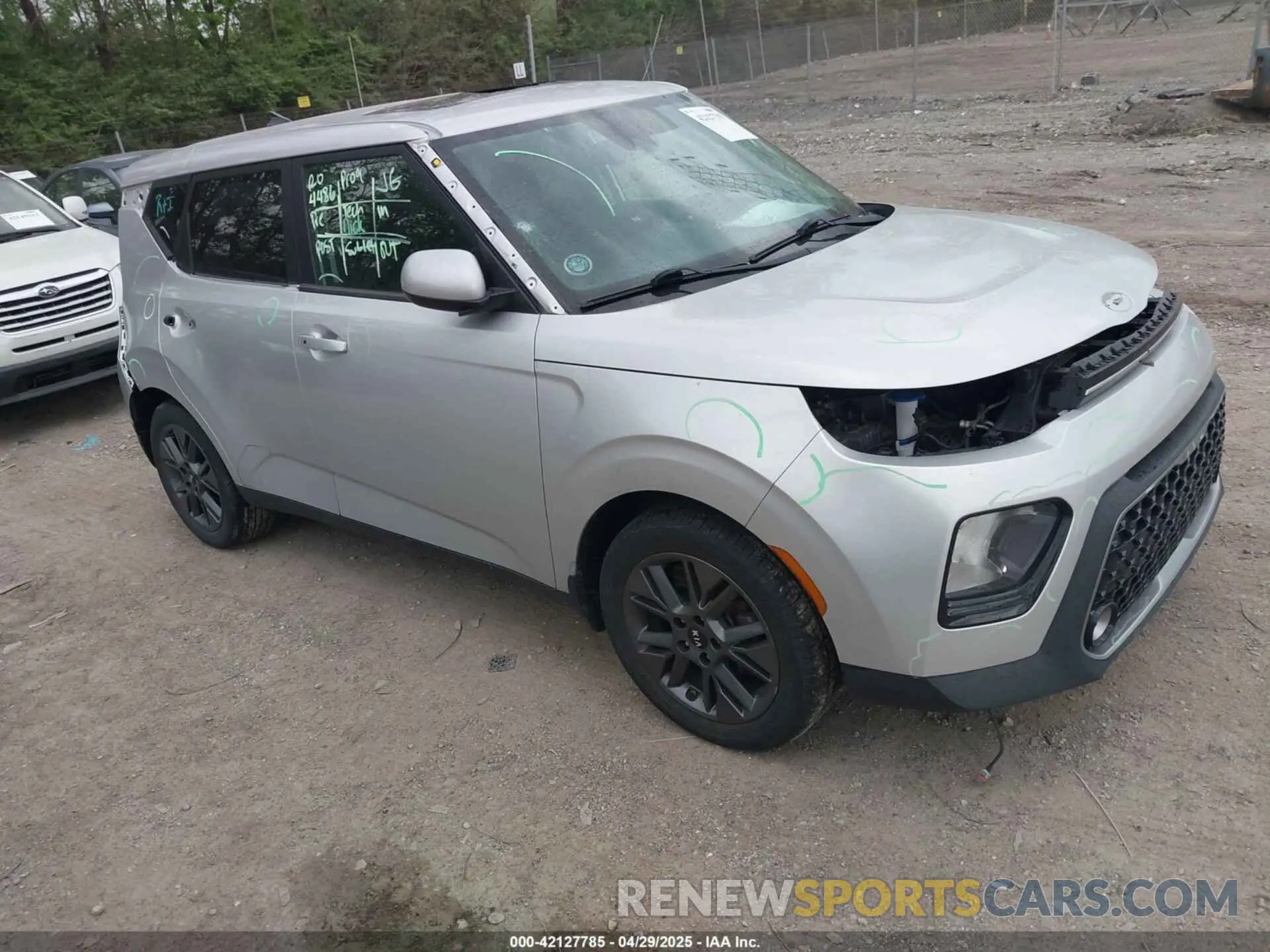 1 Photograph of a damaged car KNDJ33AU1M7756092 KIA SOUL 2021