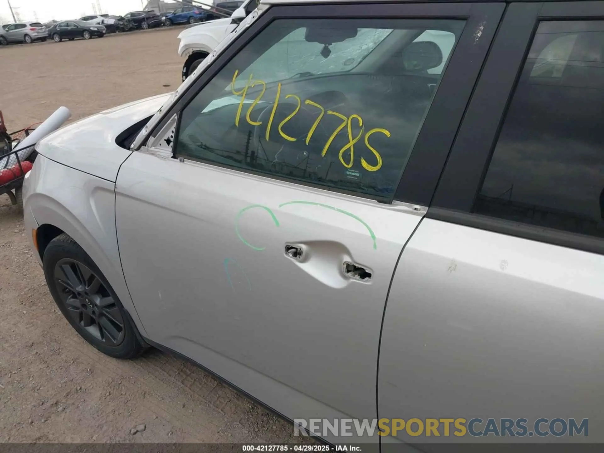20 Photograph of a damaged car KNDJ33AU1M7756092 KIA SOUL 2021