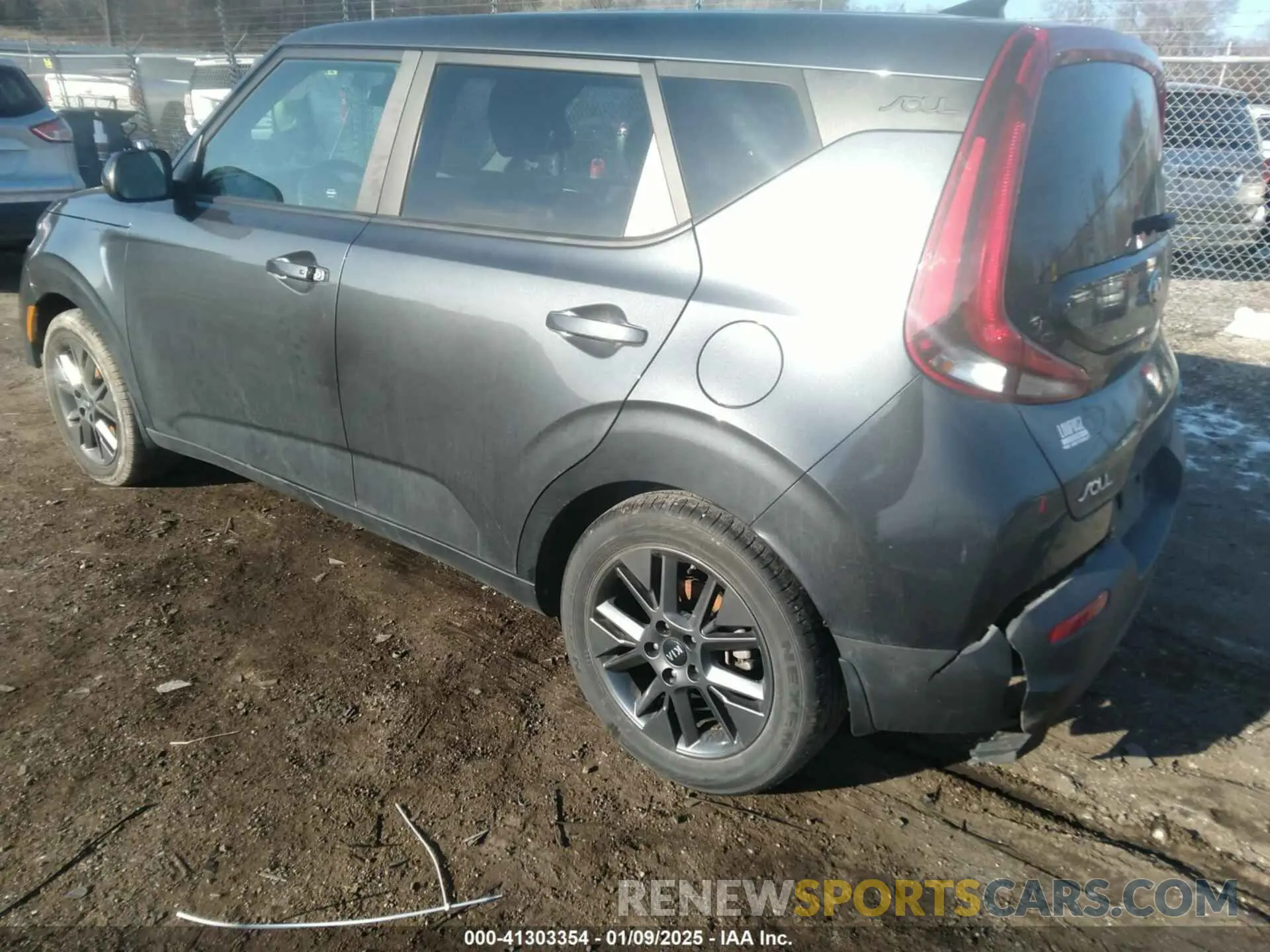 3 Photograph of a damaged car KNDJ33AU1M7789500 KIA SOUL 2021