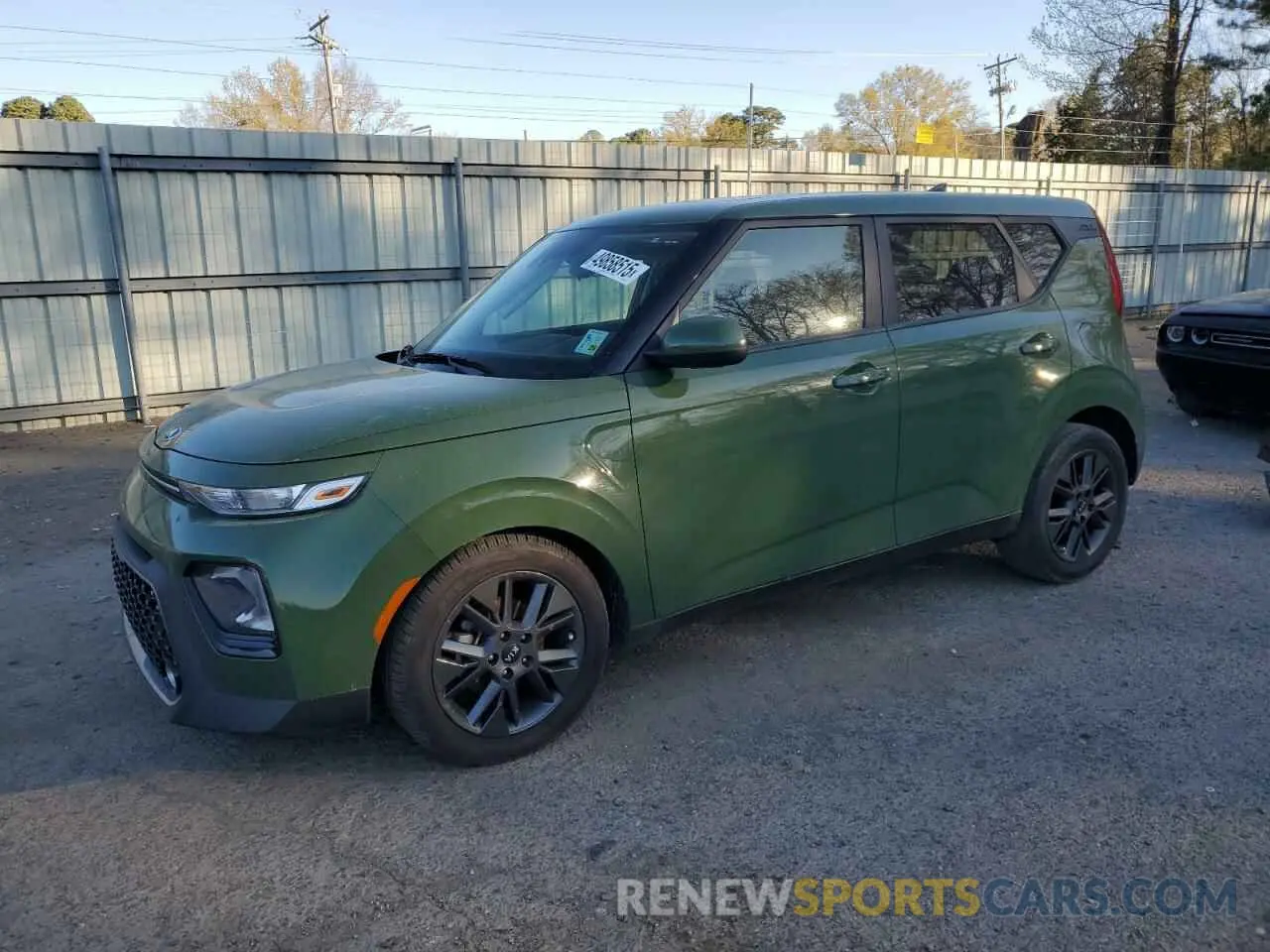 1 Photograph of a damaged car KNDJ33AU2M7136450 KIA SOUL 2021