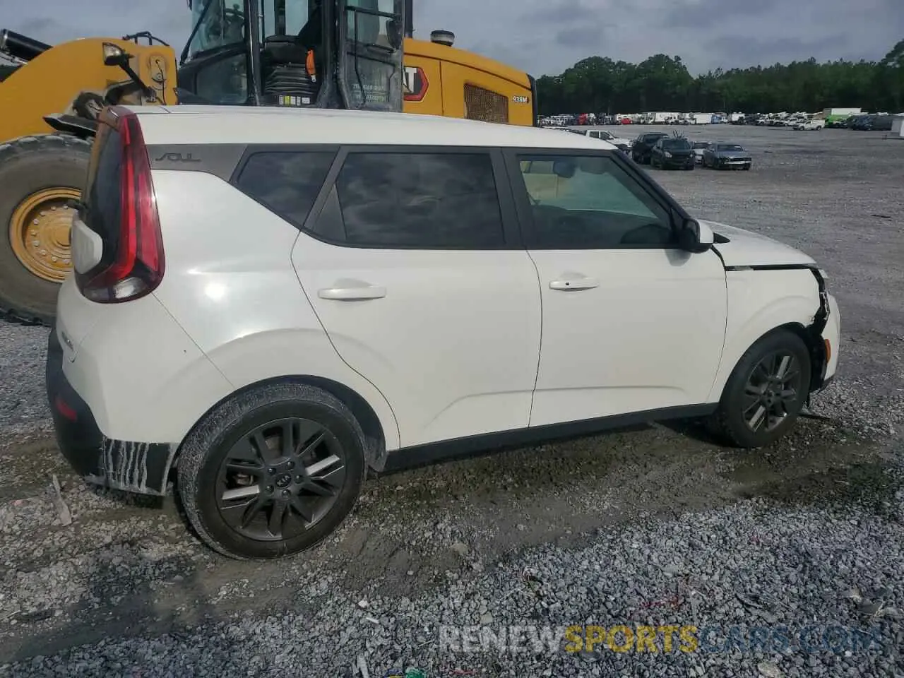 3 Photograph of a damaged car KNDJ33AU2M7140739 KIA SOUL 2021