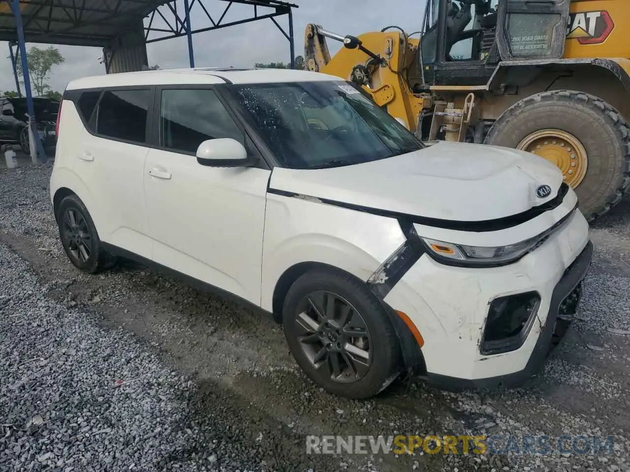 4 Photograph of a damaged car KNDJ33AU2M7140739 KIA SOUL 2021