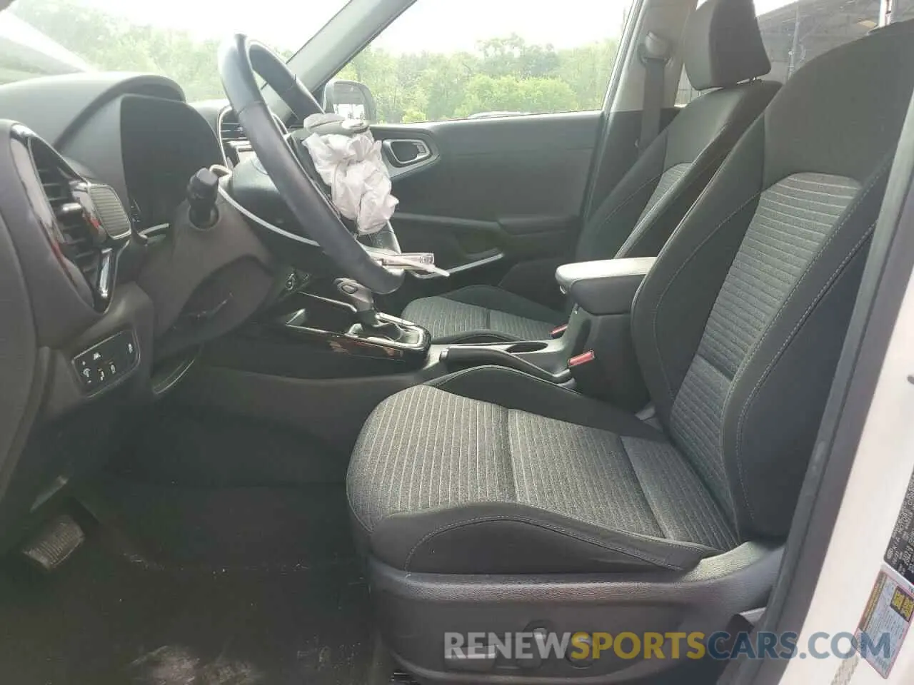 7 Photograph of a damaged car KNDJ33AU2M7140739 KIA SOUL 2021