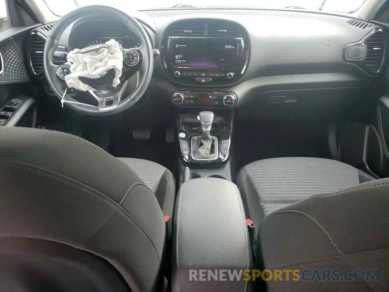 8 Photograph of a damaged car KNDJ33AU2M7140739 KIA SOUL 2021