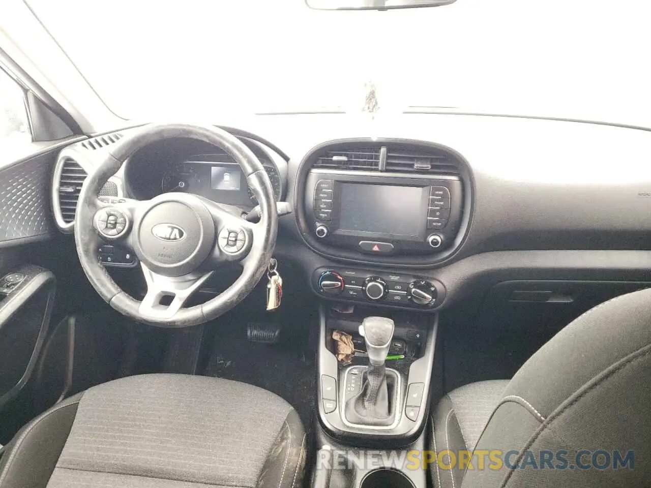 8 Photograph of a damaged car KNDJ33AU4M7140354 KIA SOUL 2021