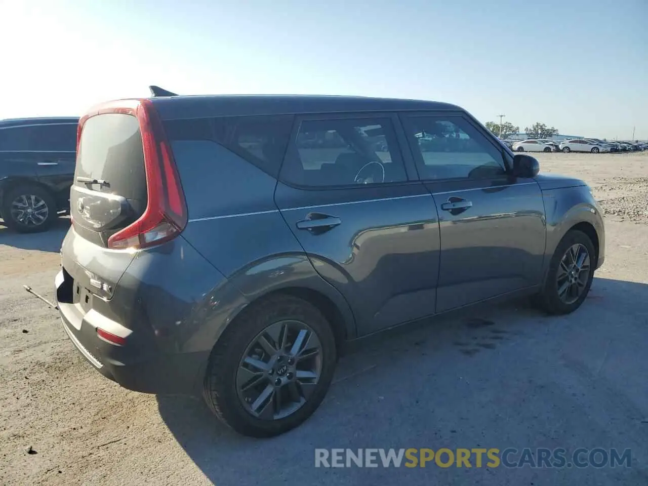 3 Photograph of a damaged car KNDJ33AU5M7761991 KIA SOUL 2021
