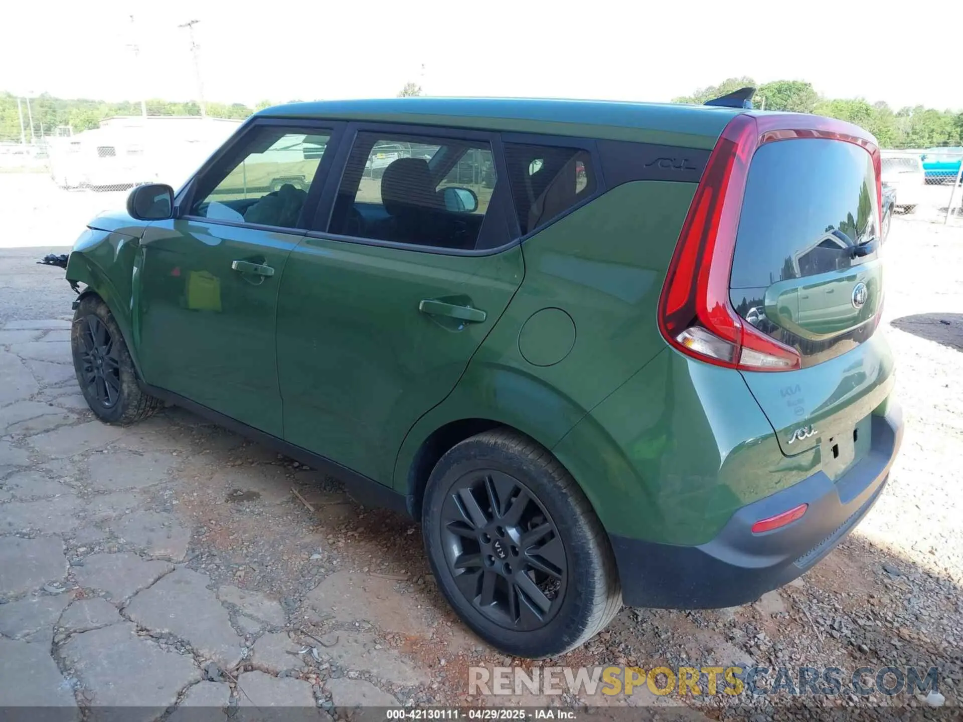 3 Photograph of a damaged car KNDJ33AU6M7127928 KIA SOUL 2021
