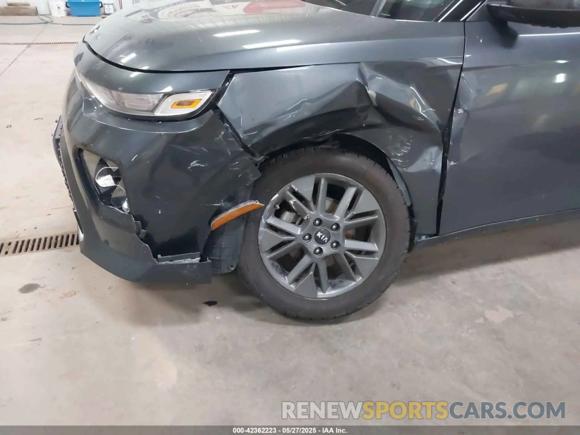 6 Photograph of a damaged car KNDJ33AU8M7784181 KIA SOUL 2021