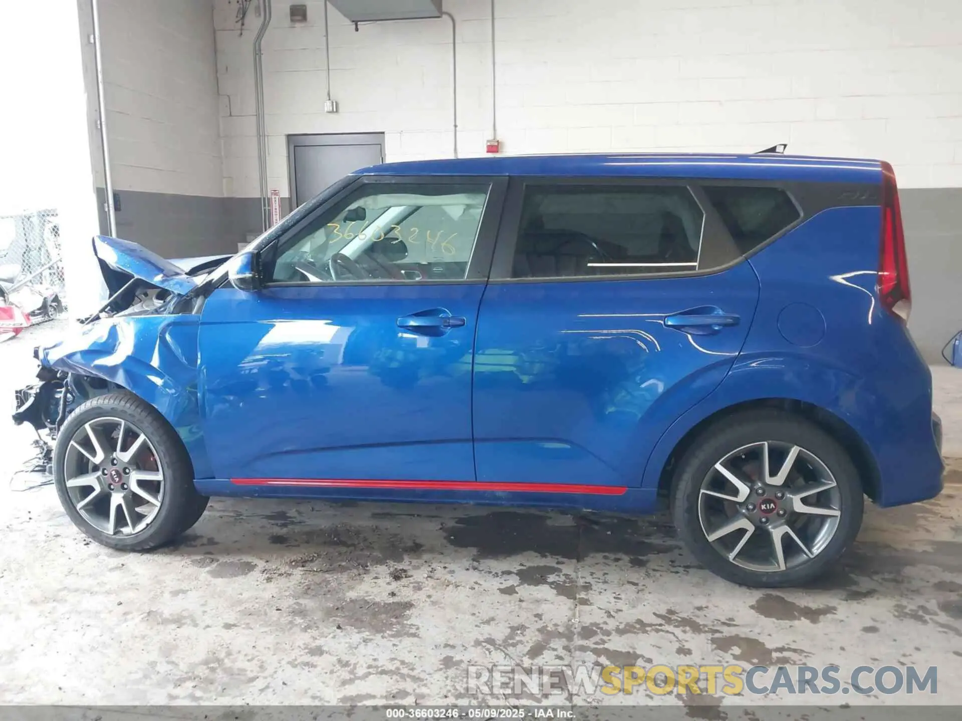 15 Photograph of a damaged car KNDJ53AF2M7738986 KIA SOUL 2021