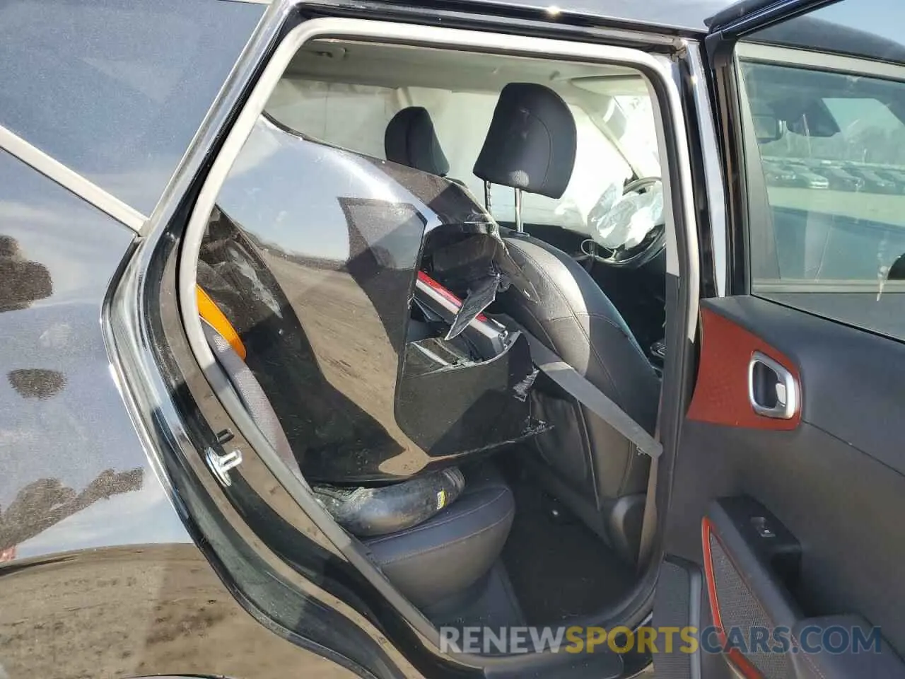 10 Photograph of a damaged car KNDJ53AFXM7126597 KIA SOUL 2021