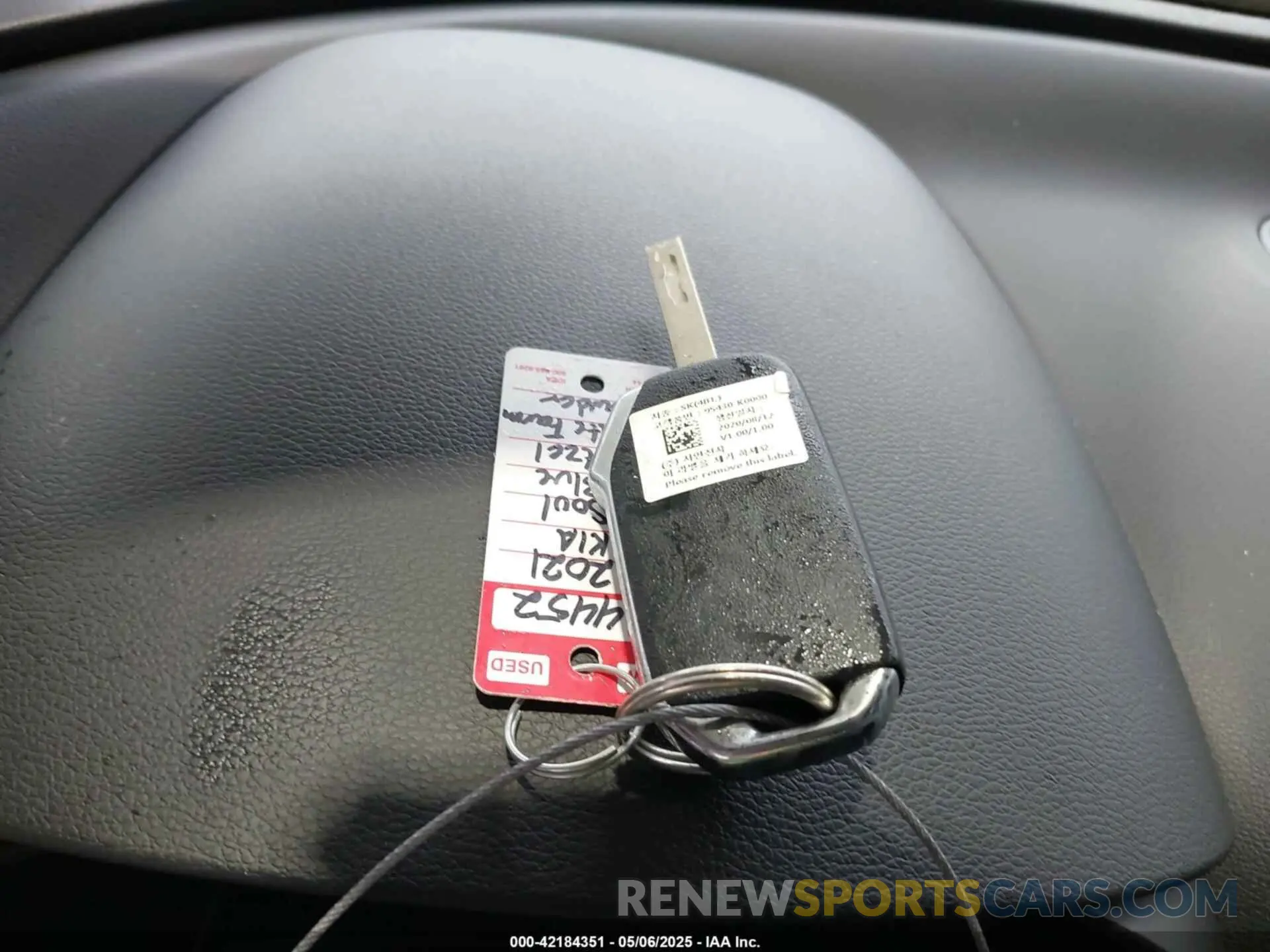 11 Photograph of a damaged car KNDJ63AU0M7762831 KIA SOUL 2021