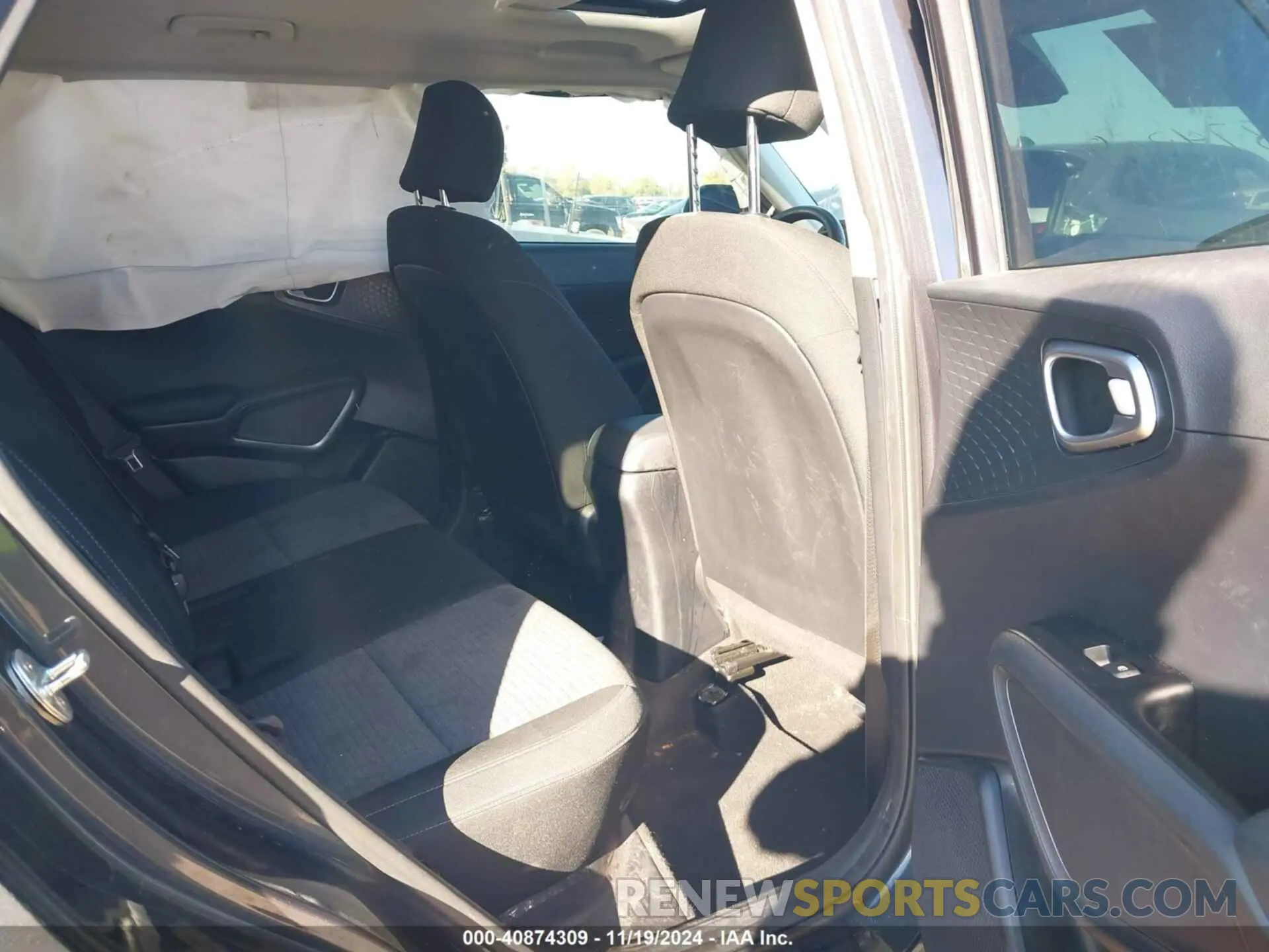 8 Photograph of a damaged car KNDJ63AU0M7779550 KIA SOUL 2021