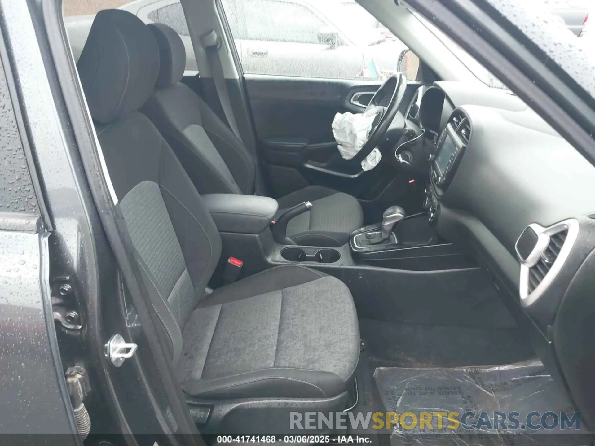 5 Photograph of a damaged car KNDJ63AU0M7791701 KIA SOUL 2021