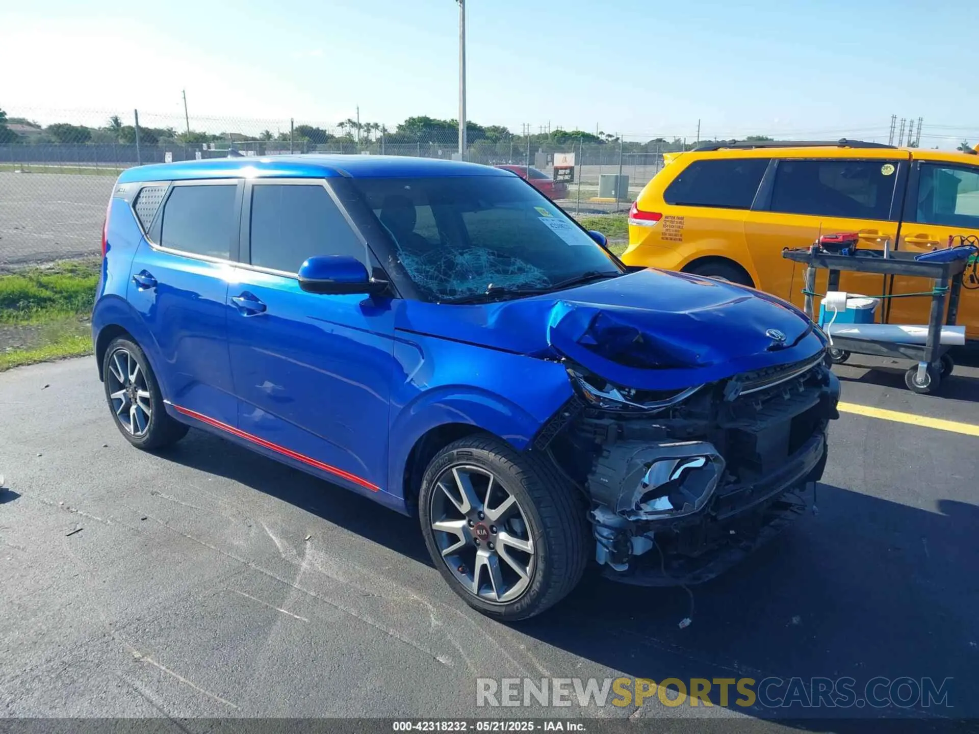 1 Photograph of a damaged car KNDJ63AU2M7763527 KIA SOUL 2021