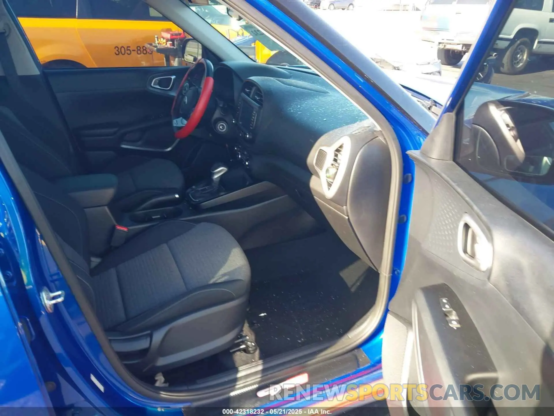 5 Photograph of a damaged car KNDJ63AU2M7763527 KIA SOUL 2021
