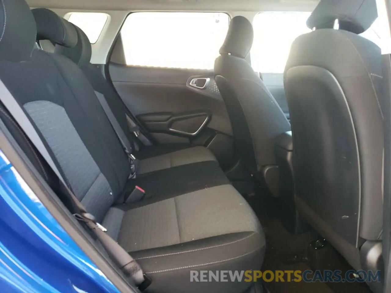 10 Photograph of a damaged car KNDJ63AU4M7740279 KIA SOUL 2021