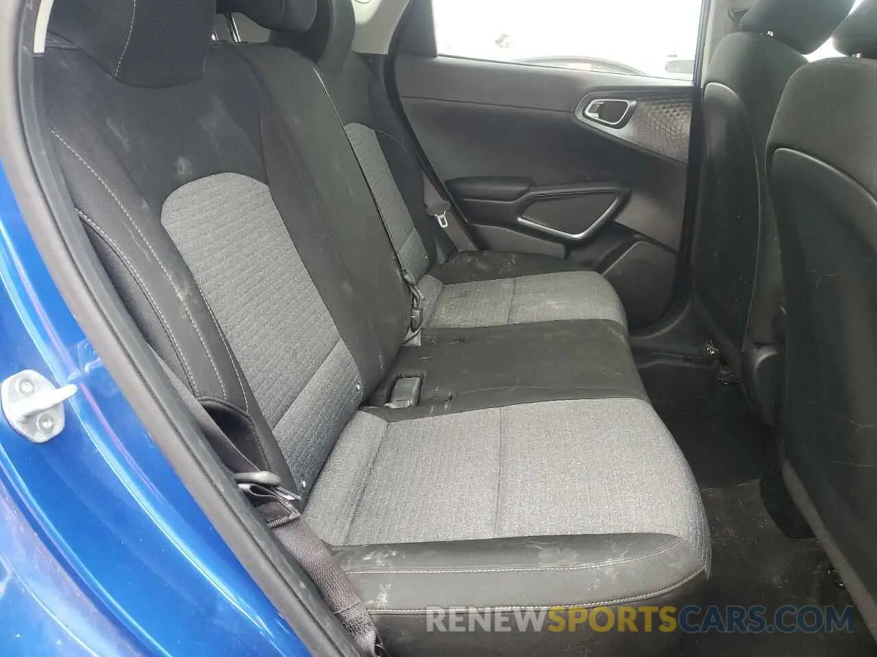 11 Photograph of a damaged car KNDJ63AU4M7759995 KIA SOUL 2021