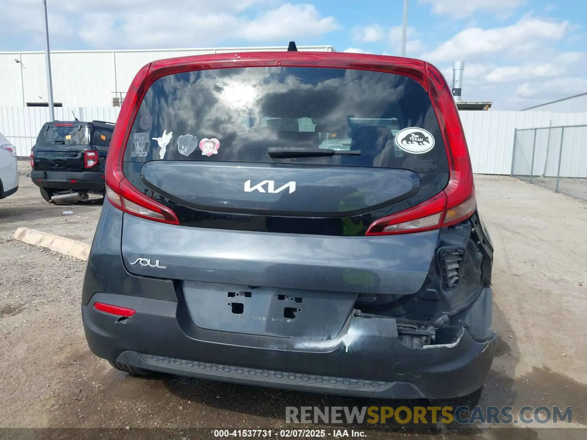 16 Photograph of a damaged car KNDJ23AU0N7805898 KIA SOUL 2022