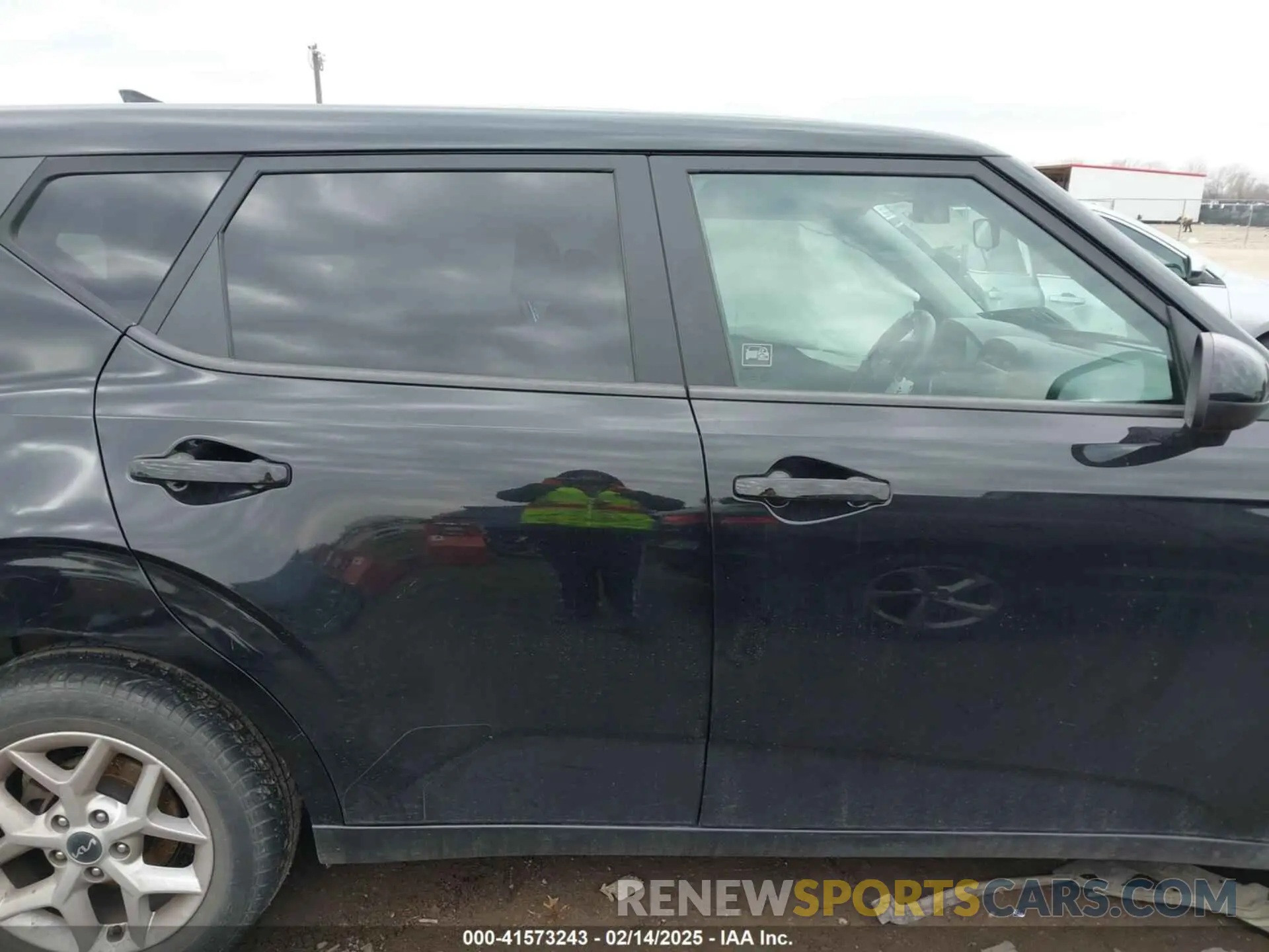 13 Photograph of a damaged car KNDJ23AU1N7162963 KIA SOUL 2022